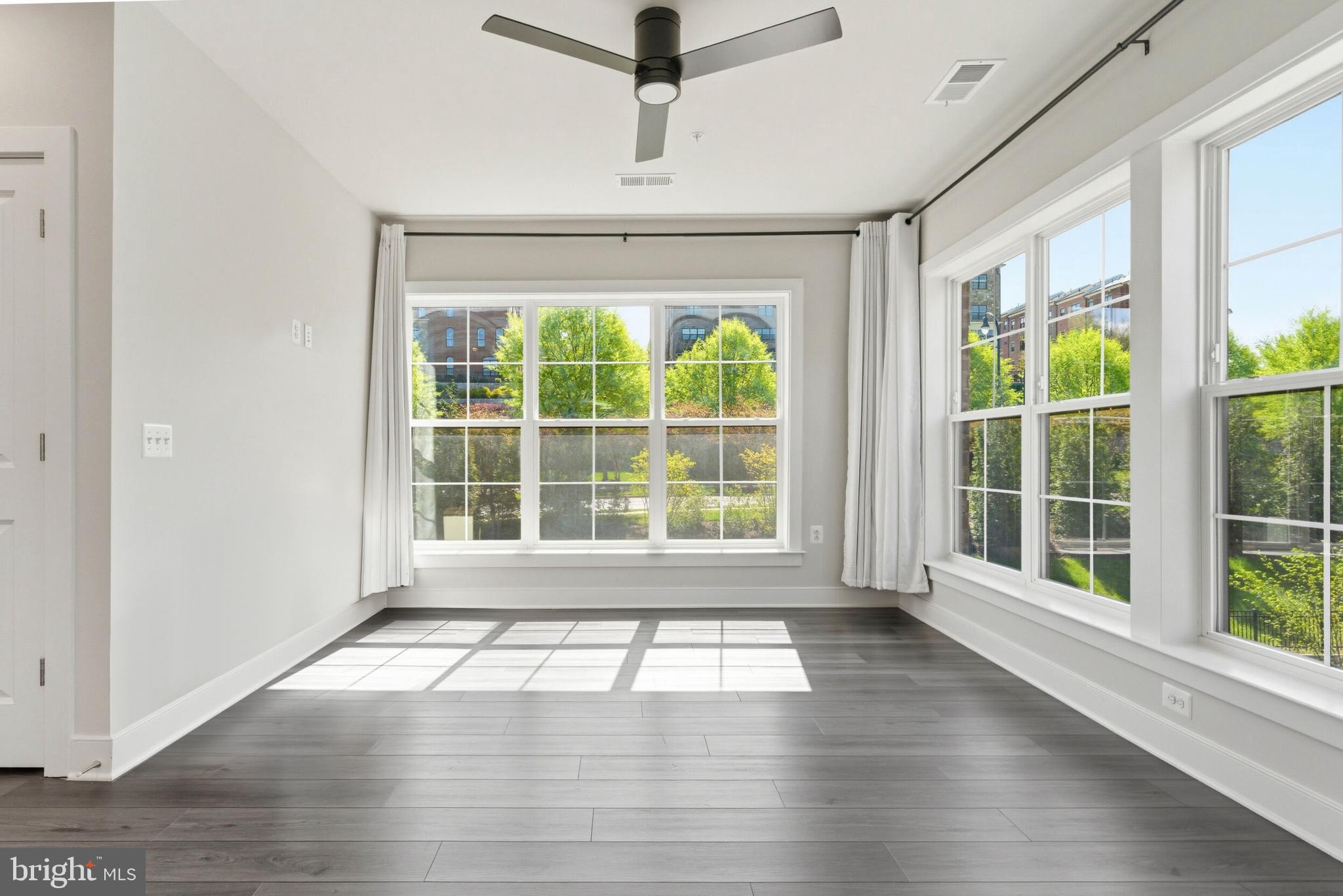 THE FLATS AT NATIONAL HARBOR - Residential