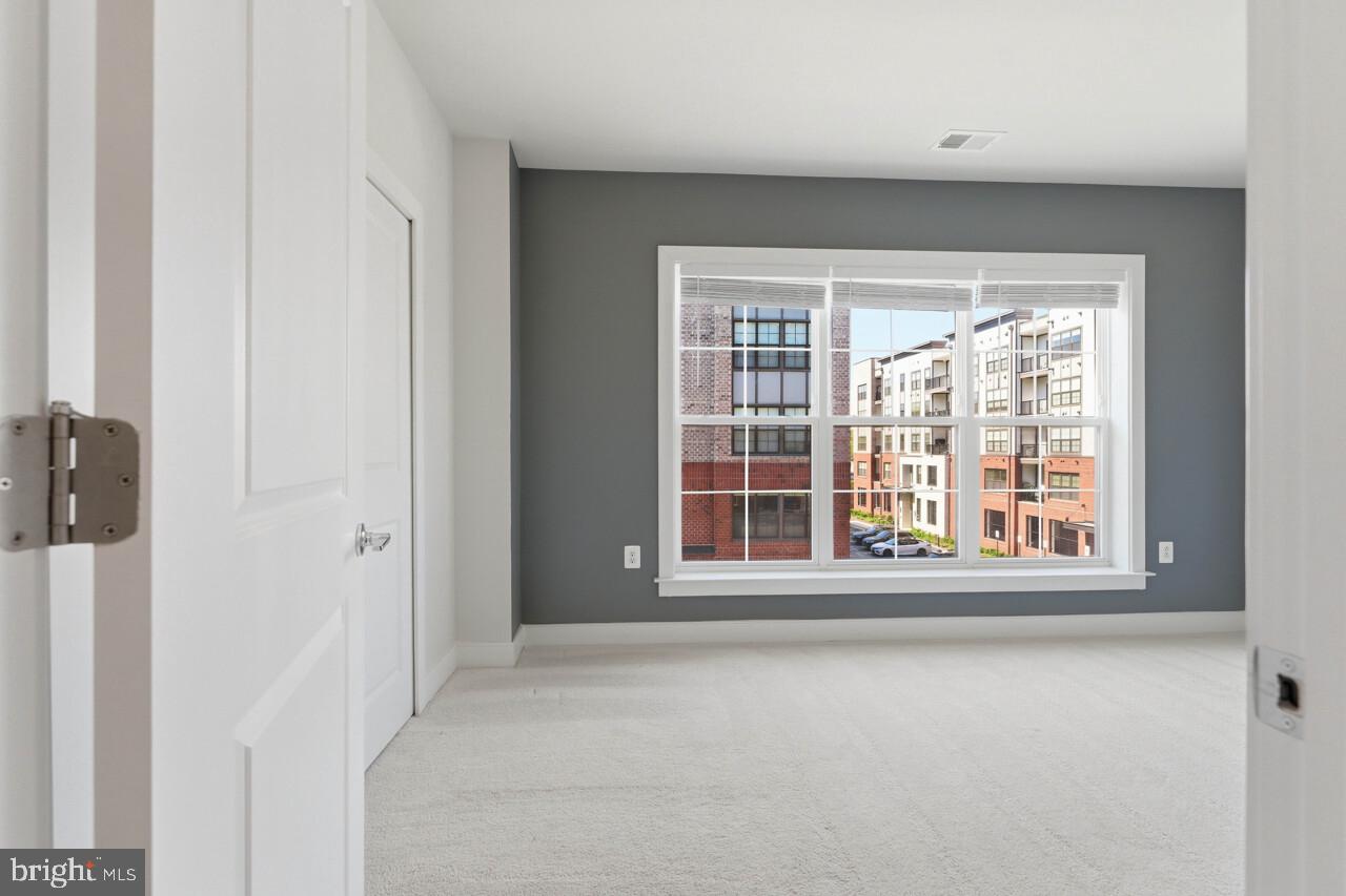 THE FLATS AT NATIONAL HARBOR - Residential