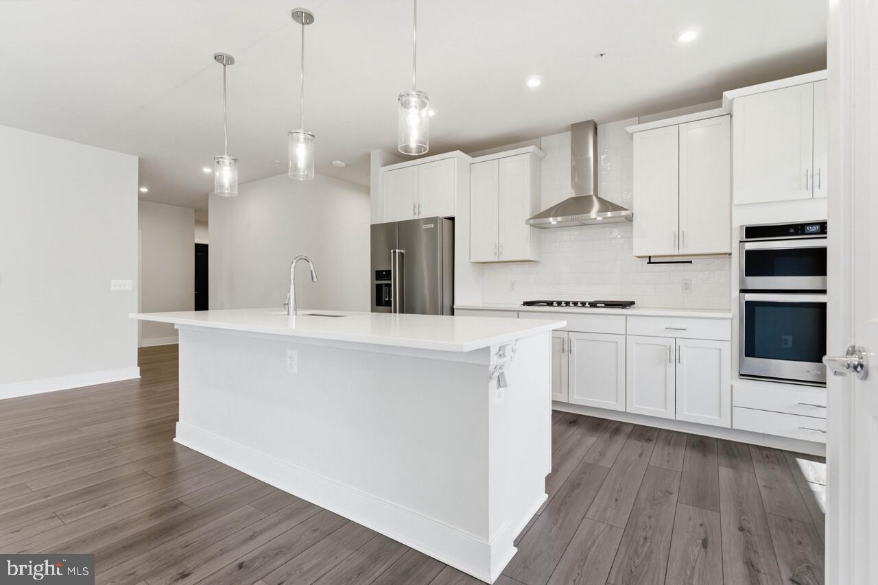 102 SAINT IVES PLACE