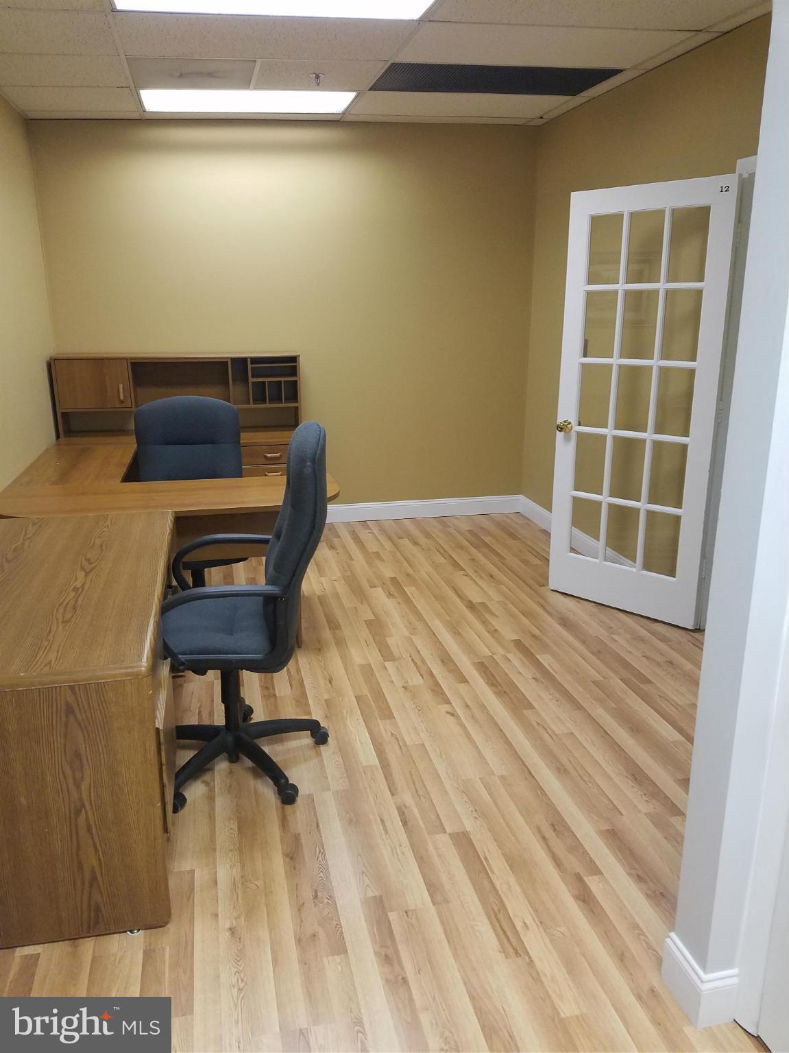 COUNTRYSIDE PROFESSIONAL - Commercial Lease