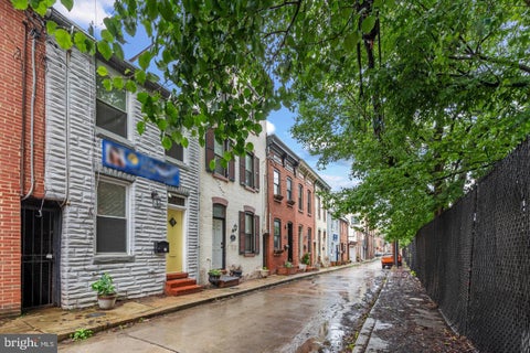 Townhouse For Rent - 607 S Durham Street<br/> BALTIMORE, MD 21231