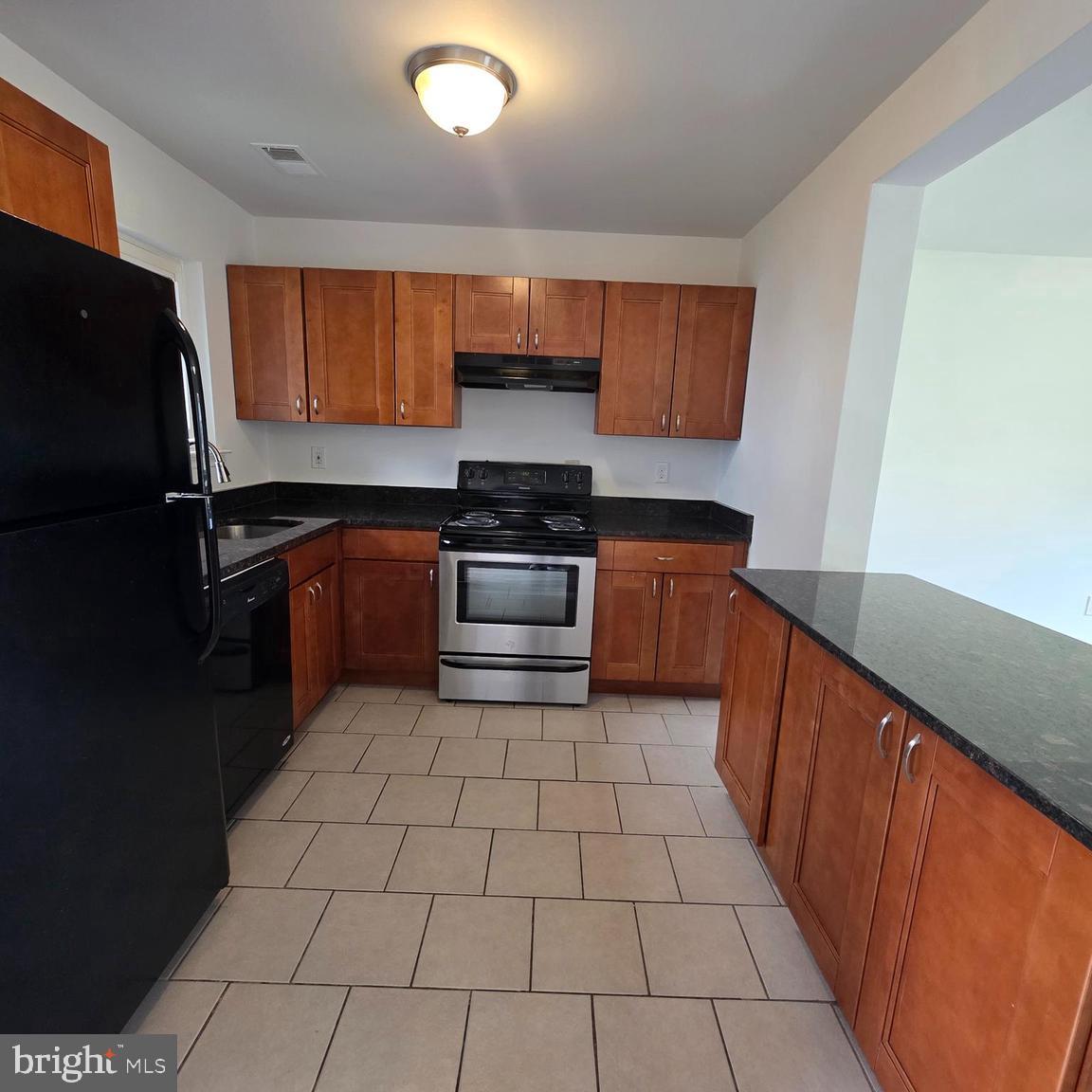 ST CHARLES HUNTINGTON - Residential Lease