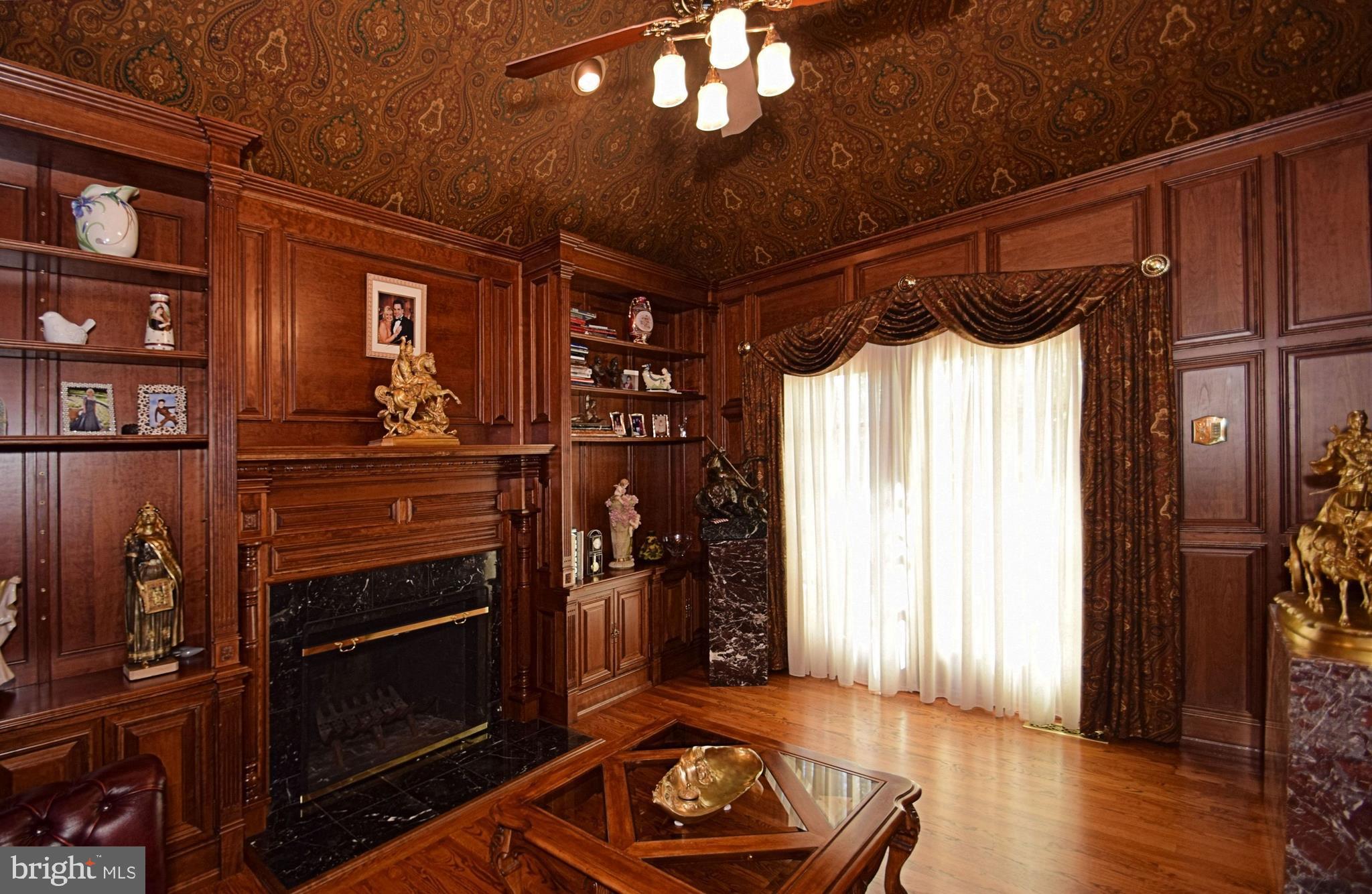 COLTS NECK FARM - Residential