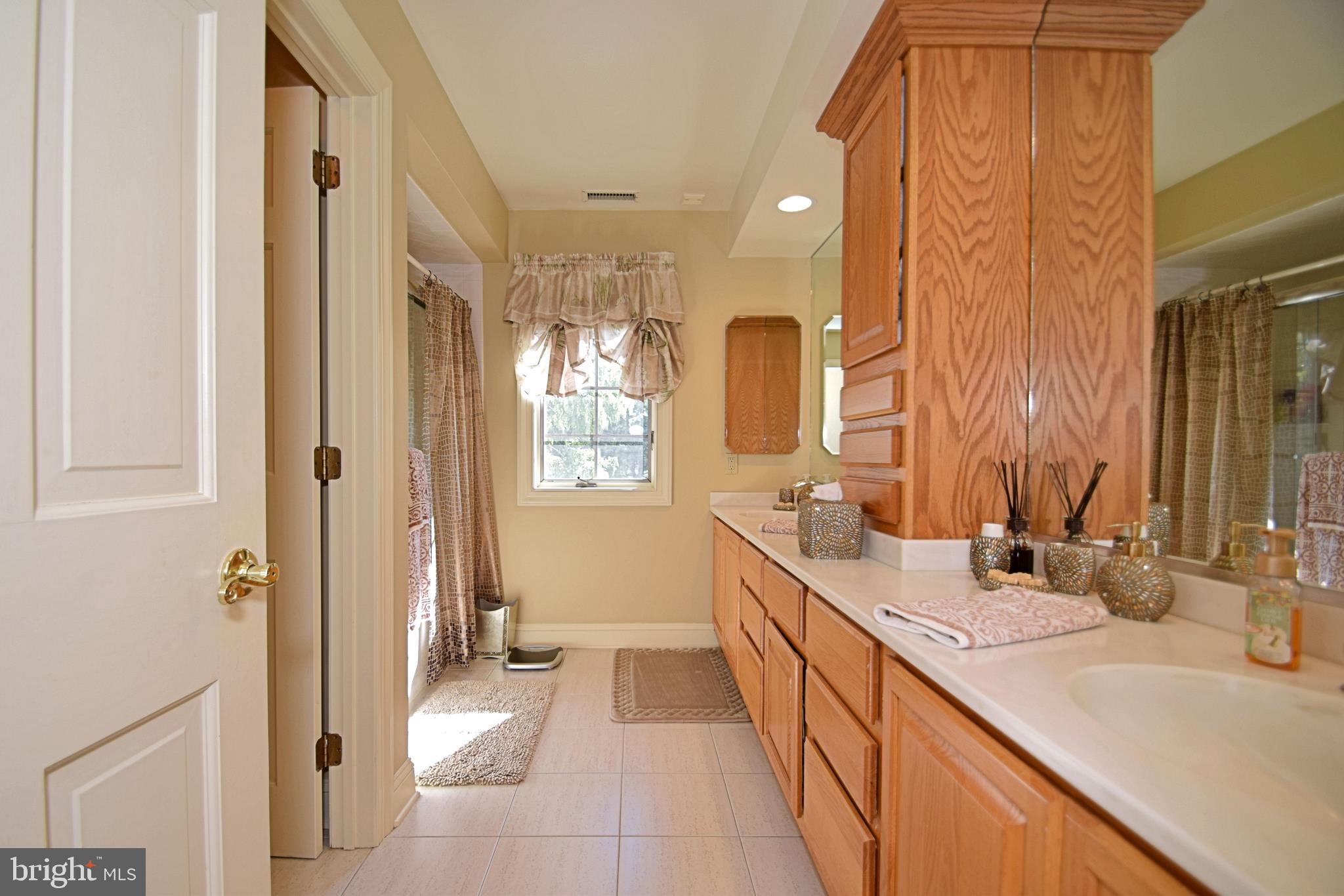 COLTS NECK FARM - Residential