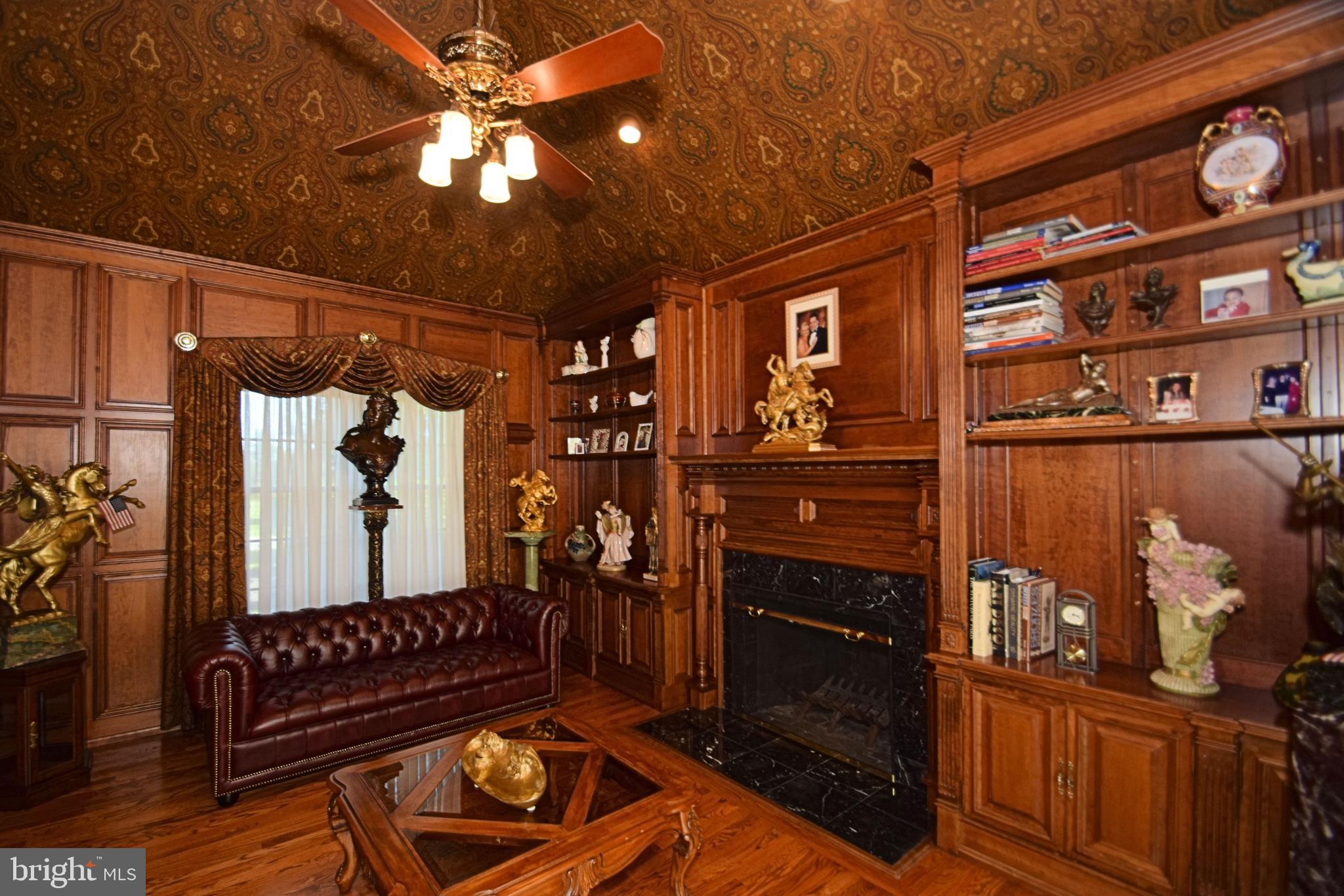 COLTS NECK FARM - Residential