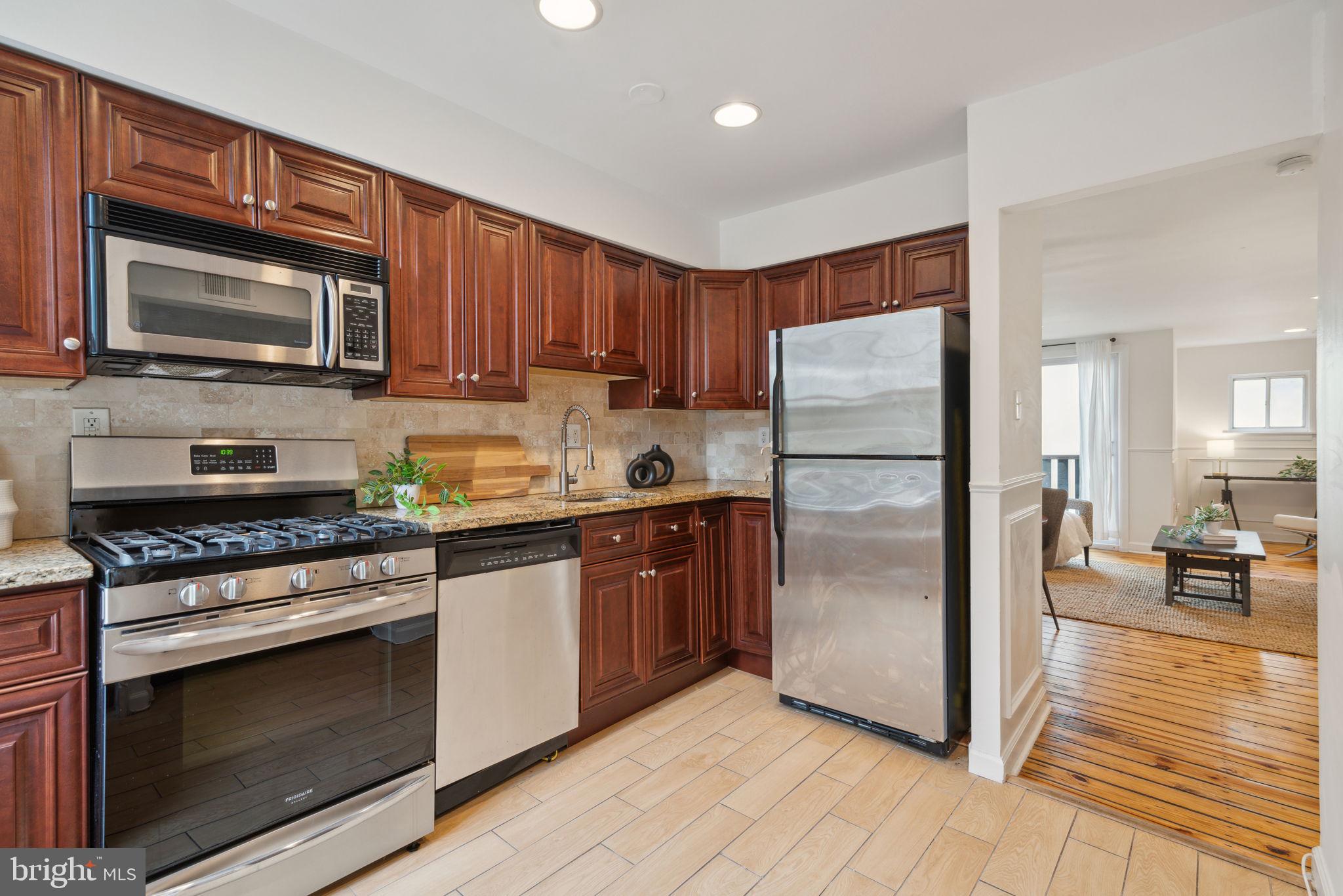 WASHINGTON SQ WEST - Residential