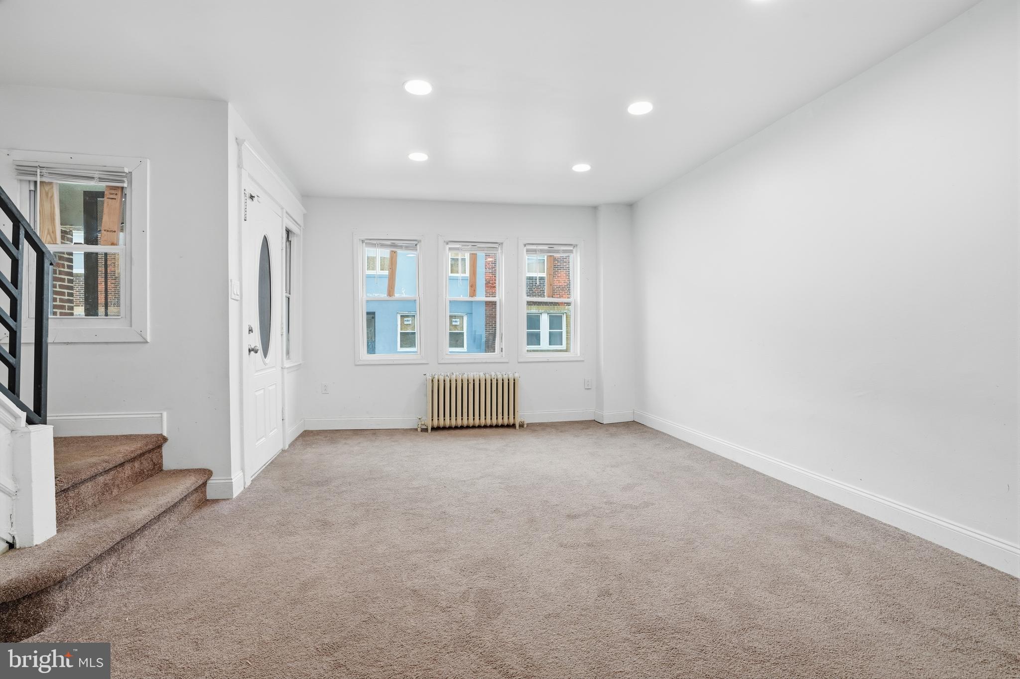 311 W RAYMOND STREET