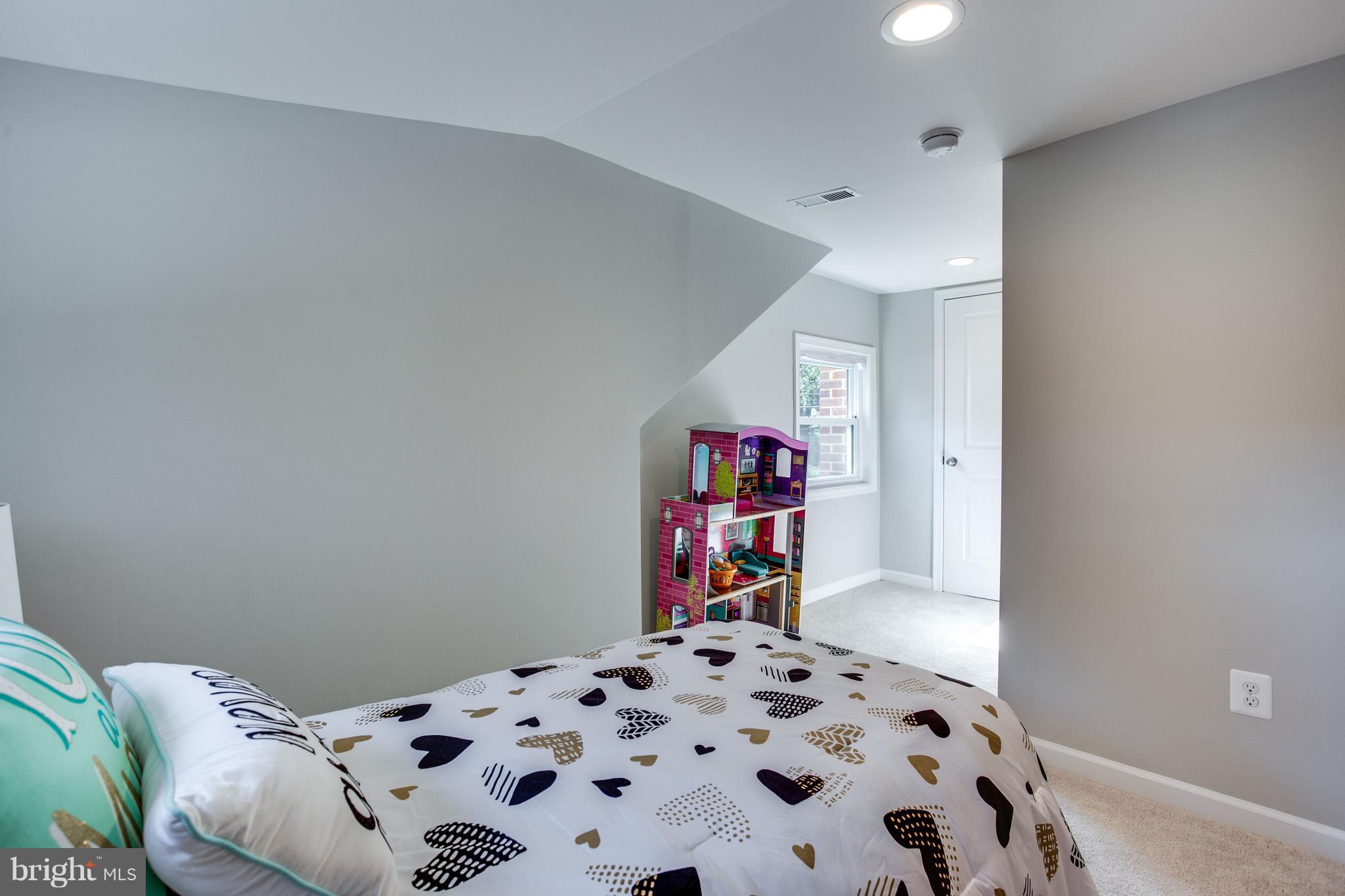 NORTHWOOD VILLAGE - Residential