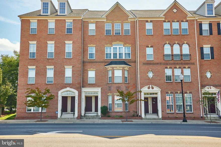 SUPER NICE 2 LEVEL TOWN HOME IN THE HEART OF OLD TOWN MANASSAS!!  FRESH PAINT AND MOVE IN READY!! OPEN FLOOR PLAN WITH LARGE LIVING ROOM AND SPACIOUS KITCHEN  - BREAKFAST BAR - GLEAMING HARDWOOD FLOORS ON MAIN LEVEL - 3 BEDROOMS AND 2 FULL BATHS UPSTAIRS - BALCONY OFF BEDROOM #2 - MASTER HAS EN SUITE BATH WITH VERY LARGE SHOWER AND WALK IN CLOSET - BEDROOM LEVEL LAUNDRY AND A GARAGE!! 
AWESOME LOCATION CONVENIENT TO SHOPS, RESTAURANTS, AND ALL THAT OLD TOWN MANASSAS HAS TO OFFER - MINUTES FROM HARRIS PAVILLION THAT HAS WEEKLY FARMERS MARKET - LIVE MUSIC AND MORE!!  CONVENIENT TO 234, 28,,66 AND MORE! 
$50.00 APP FEE, FOR ALL ADULTS - SECURITY DEPOSIT IS DUE AT TIME OF APPLICATION TO BE DELIVERED IN CERTIFIED FUNDS - 650 + CREDIT SCORES, CURRENT RENTAL HISTORY WITH NO LATE PAYMENTS, CLEAR BACKGROUND CHECK. ONCE APPROVED THE FIRST MONTHS RENT IS DUE. 
CALL TODAY!
 IN ADDITION TO THE BASE RENTAL RATE, TENANT WILL BE RESPONSIBLE FOR PAYING A $13.00 CHARGE THAT WILL BE USED TO HAVE HVAC FILTERS DELIVERED TO THEIR HOME APPROXIMATELY EVERY 60 DAYS UNDER THE UTILITY AND MAINTENANCE REDUCTION PROGRAM TO HELP SAVE 5-15% OF THE HEATING AND COOLING BILL AS WELL AS CREATE A CLEAN ENVIRONMENT.