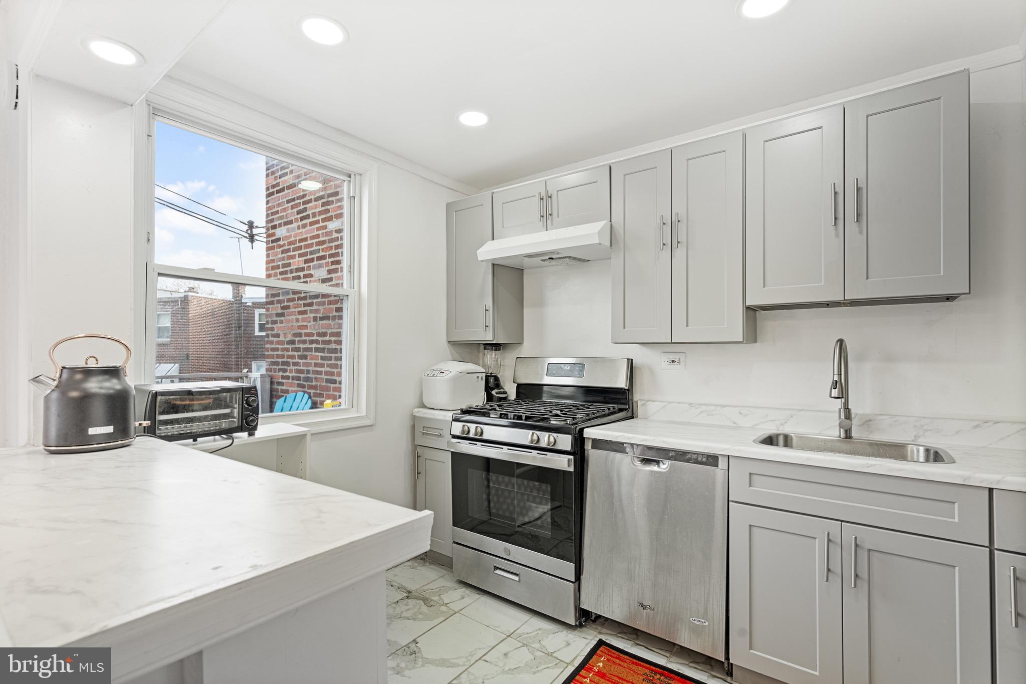 PHILADELPHIA - Residential