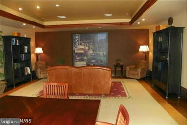 CARLTON HOUSE - Residential Lease