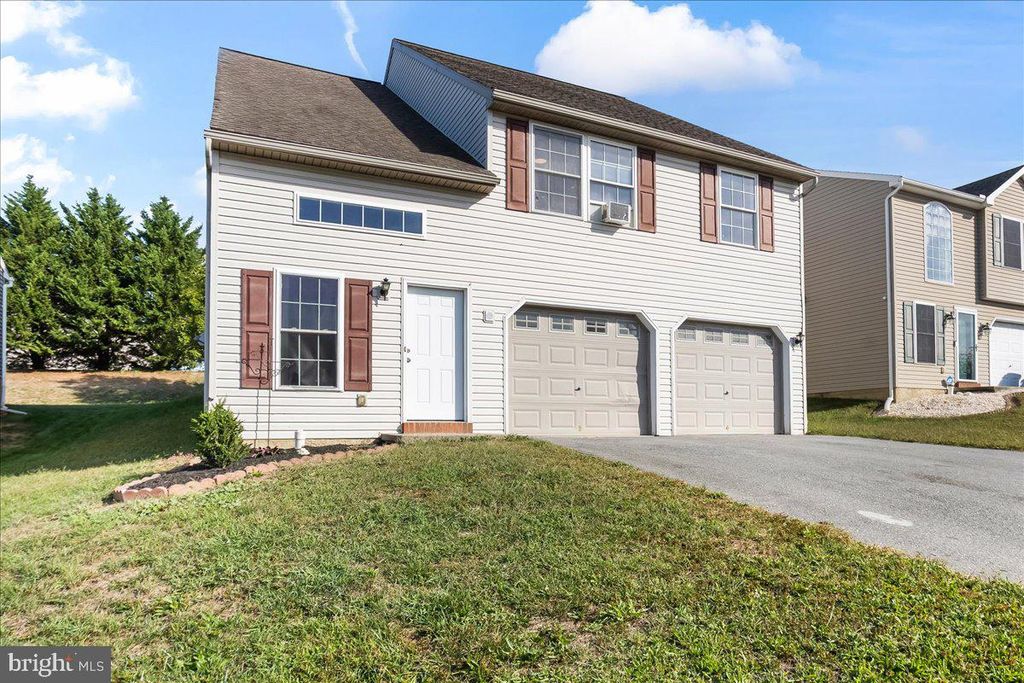 Photo of 112 Twin Creeks Drive, JONESTOWN, PA 17038 (MLS # PALN2023204)