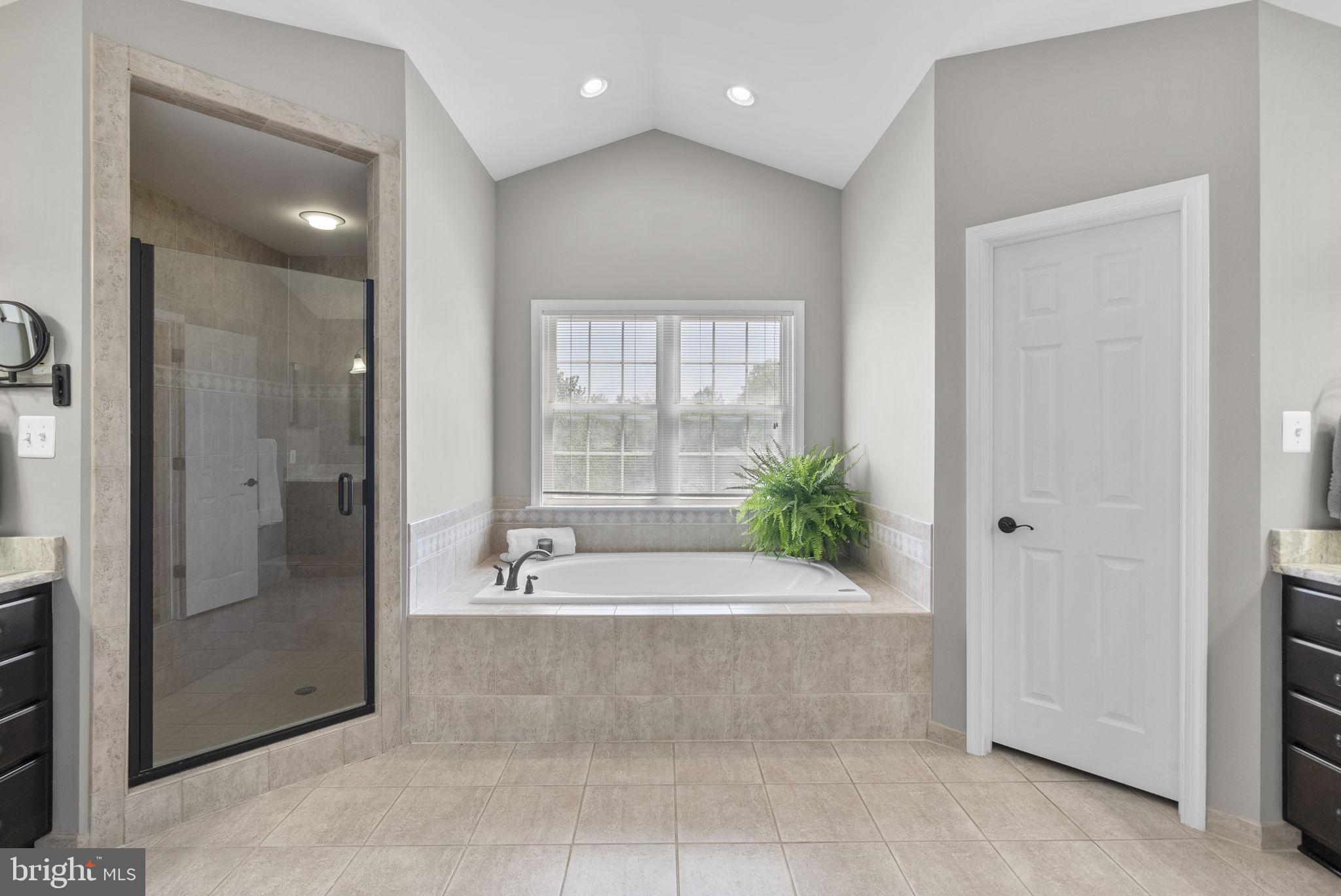 JENNA ESTATES - Residential