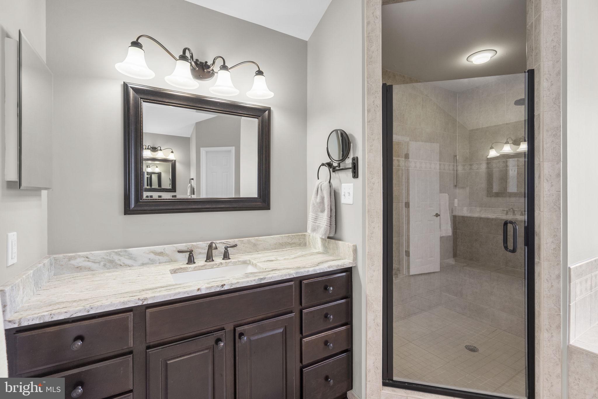 JENNA ESTATES - Residential