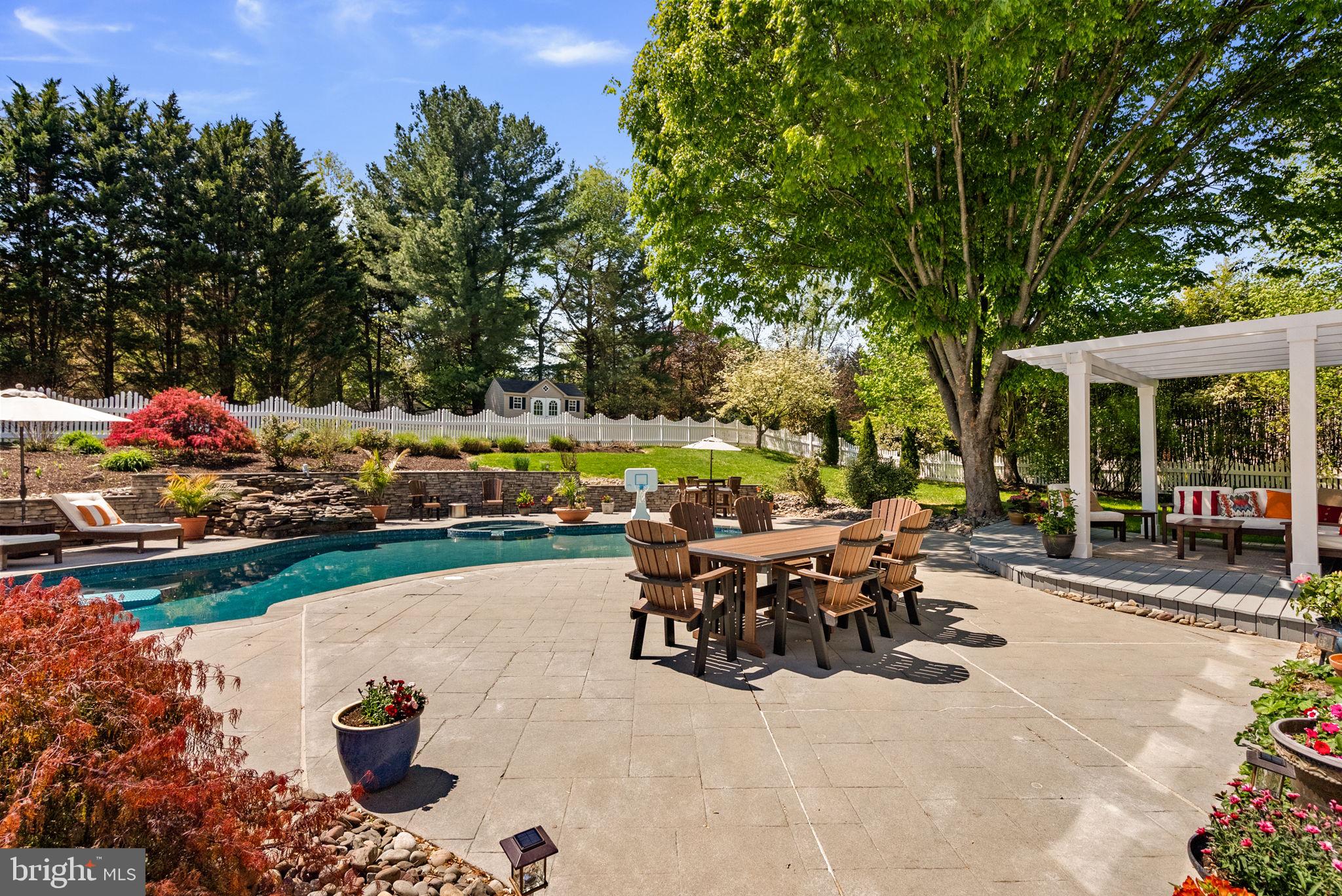 JENNA ESTATES - Residential