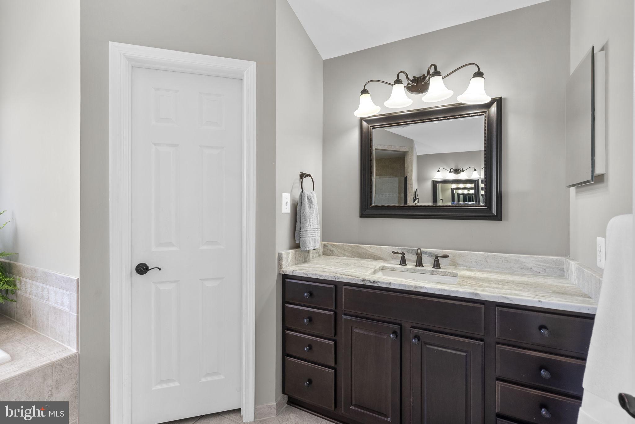 JENNA ESTATES - Residential