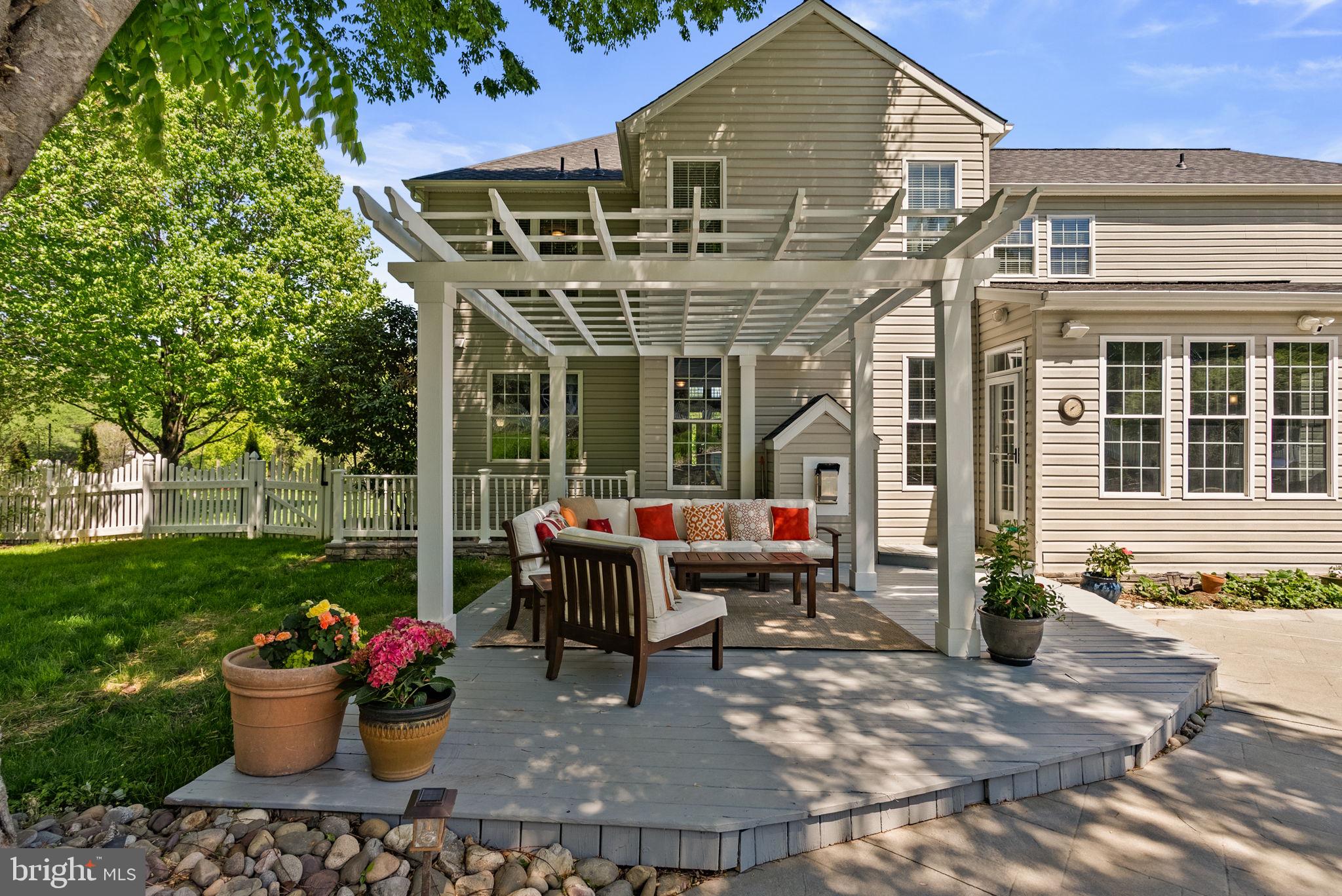 JENNA ESTATES - Residential