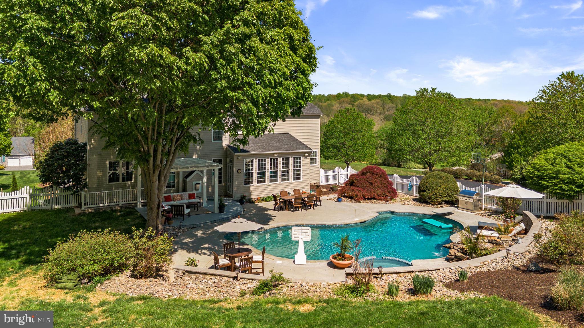 JENNA ESTATES - Residential