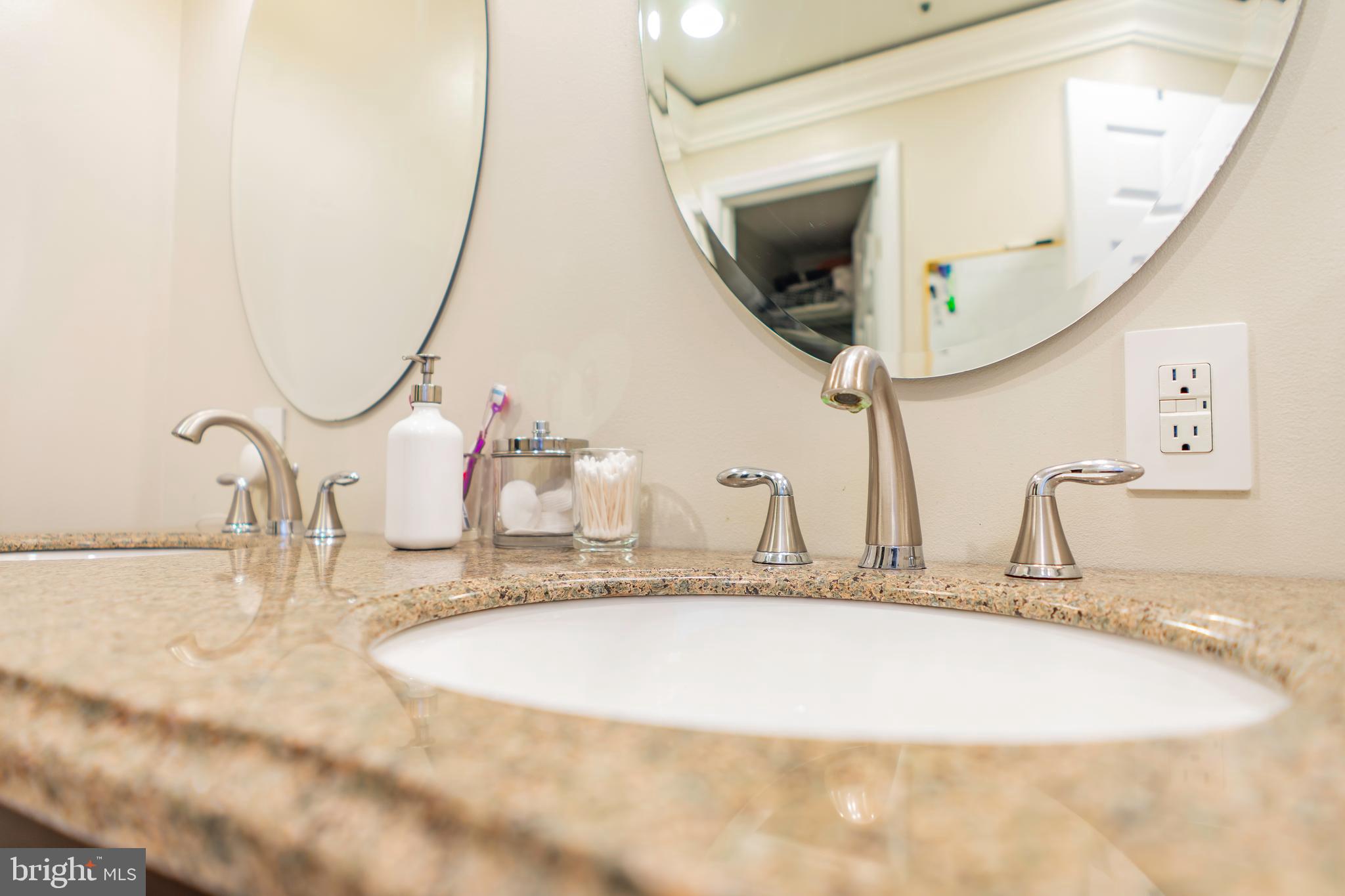 BARRINGTON POINTE CONDOS - Residential Lease