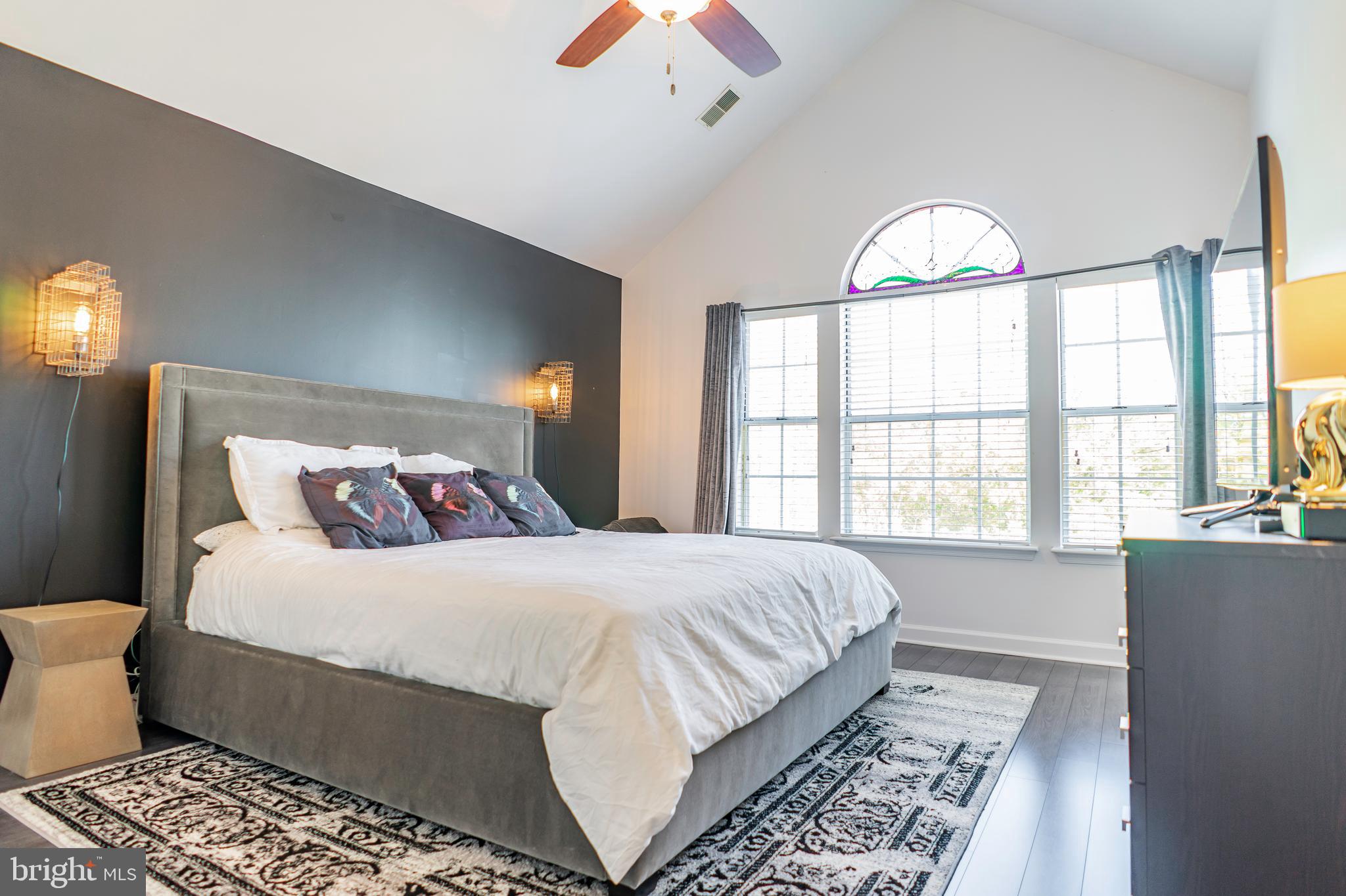 BARRINGTON POINTE CONDOS - Residential Lease