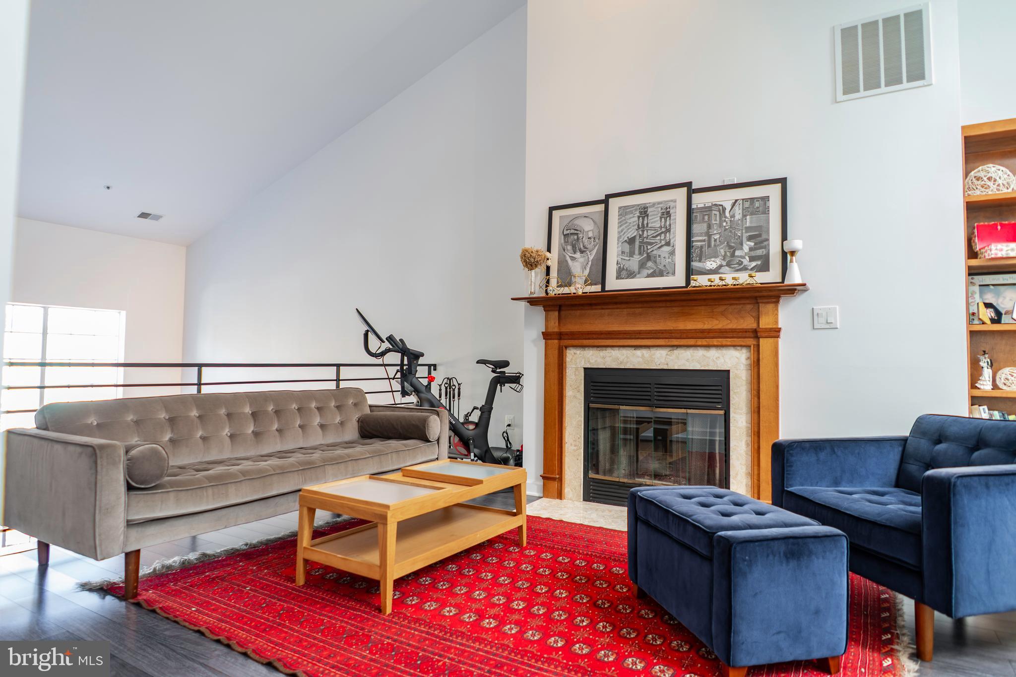 BARRINGTON POINTE CONDOS - Residential Lease