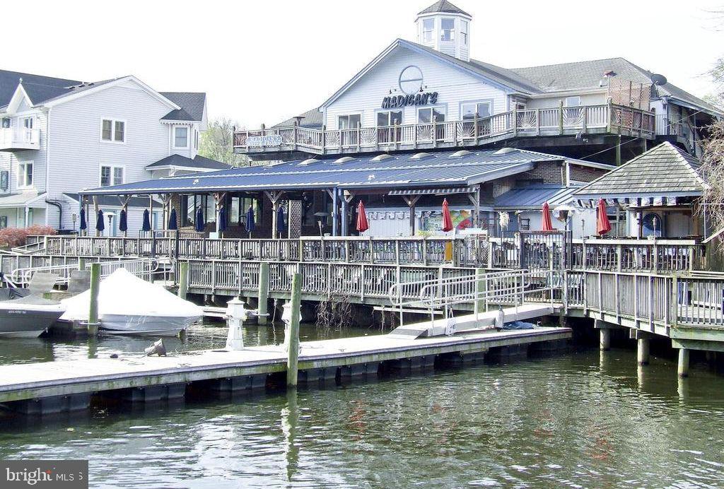 BARRINGTON POINTE CONDOS - Residential Lease