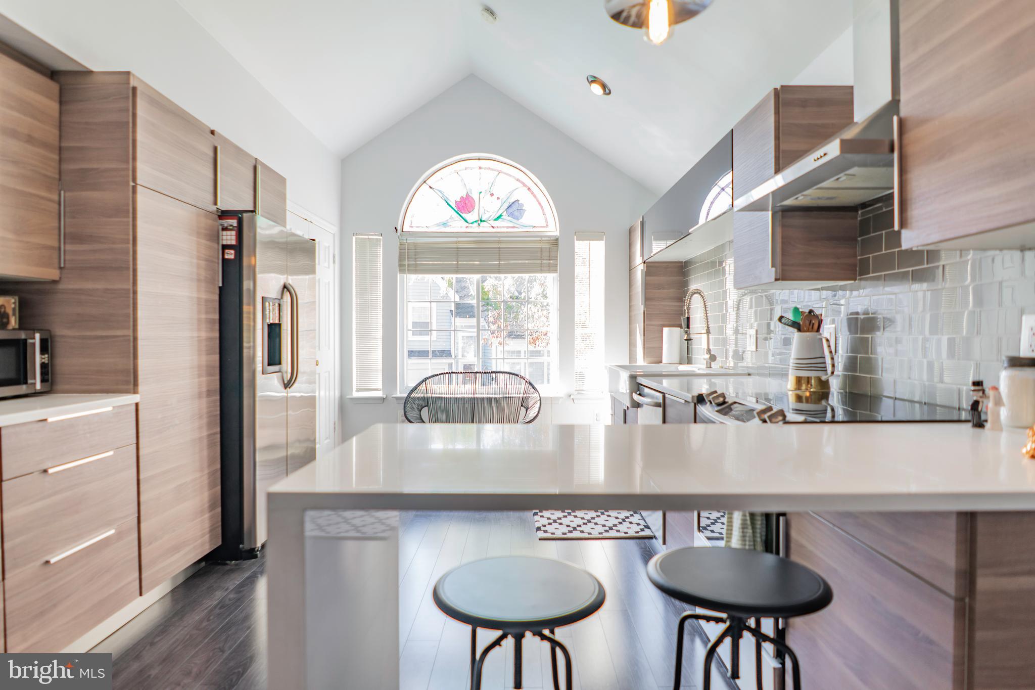 BARRINGTON POINTE CONDOS - Residential Lease