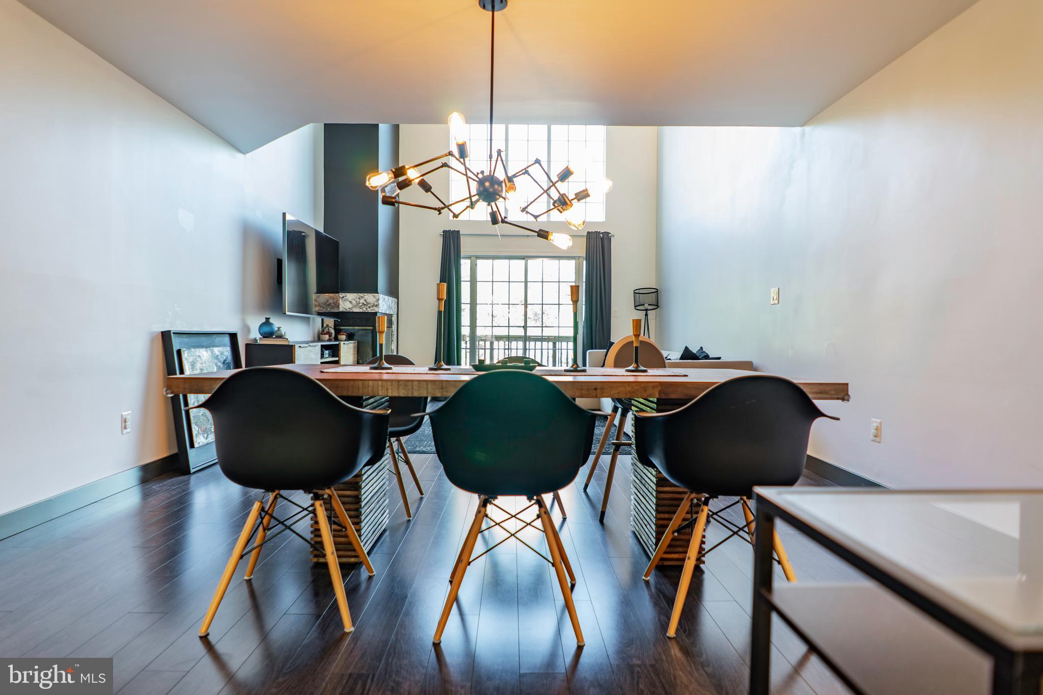 BARRINGTON POINTE CONDOS - Residential Lease