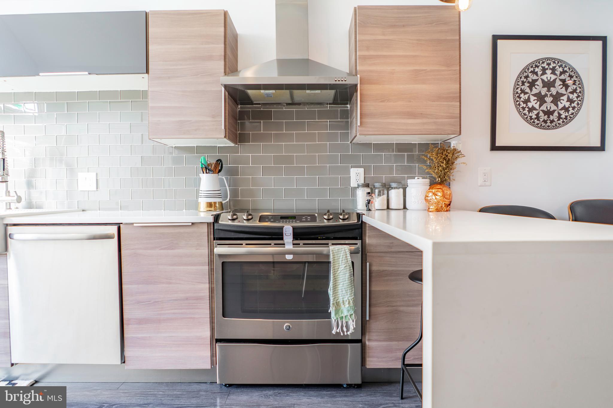 BARRINGTON POINTE CONDOS - Residential Lease