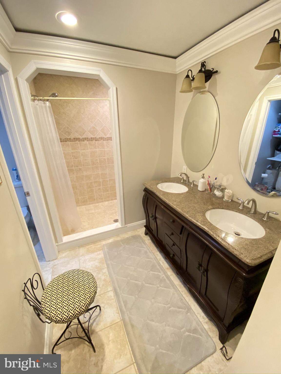 BARRINGTON POINTE CONDOS - Residential Lease