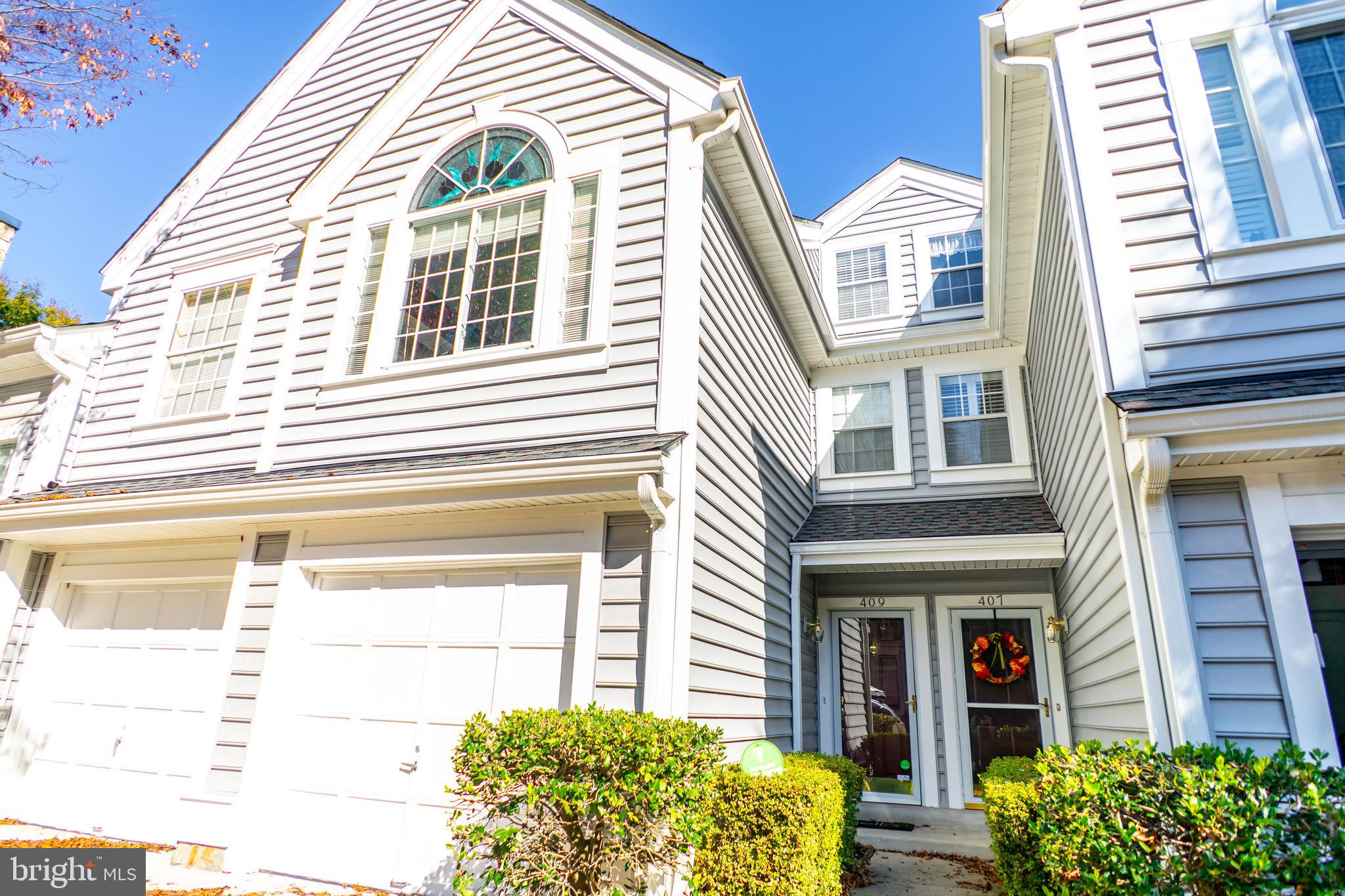 BARRINGTON POINTE CONDOS - Residential Lease