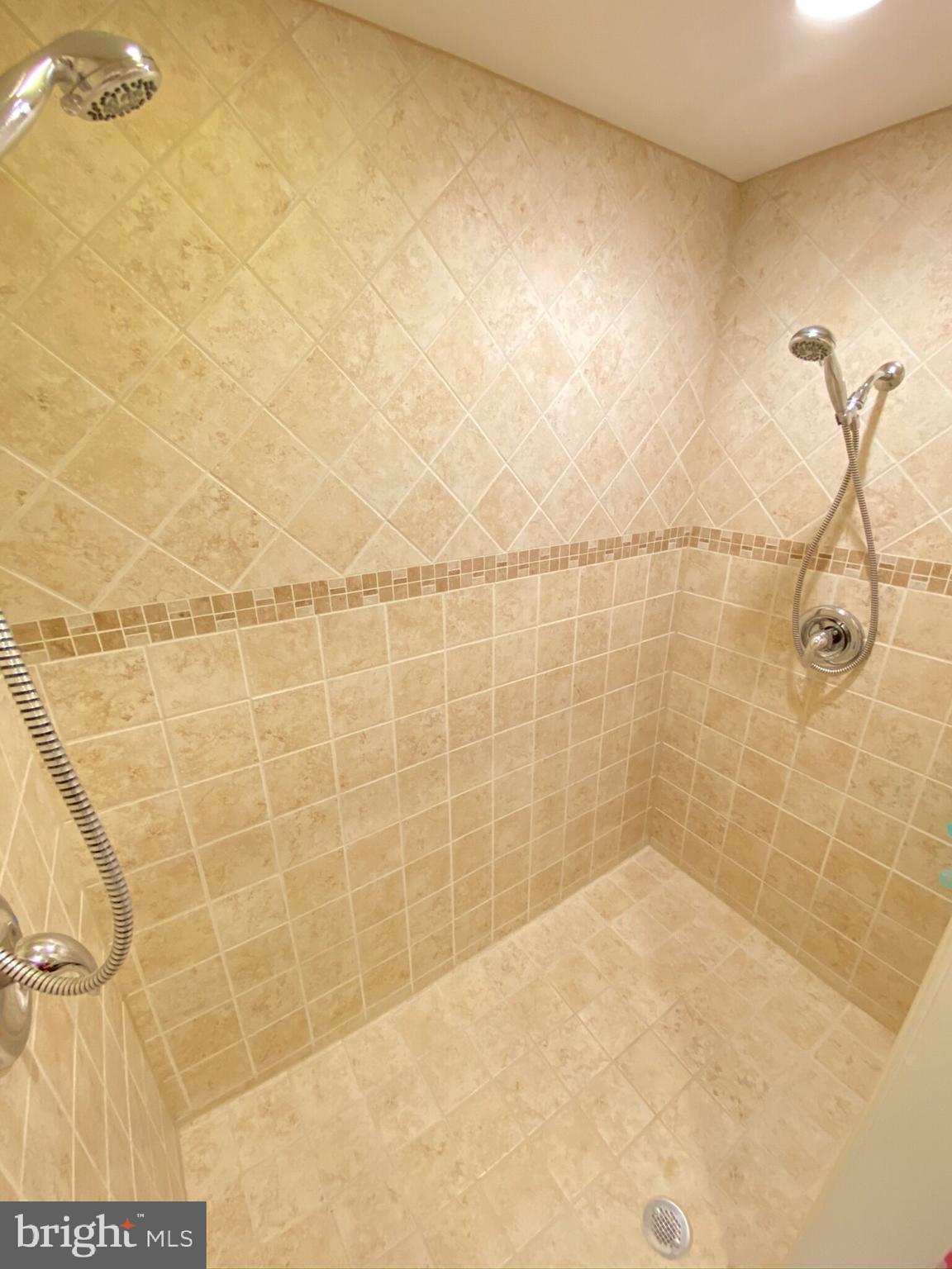 BARRINGTON POINTE CONDOS - Residential Lease