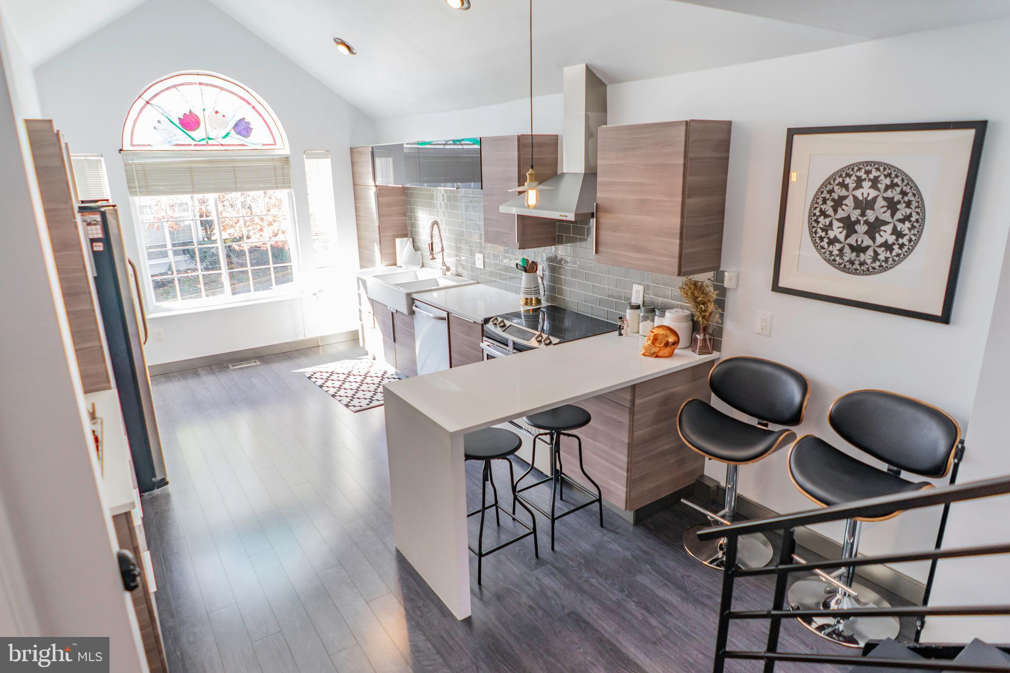 BARRINGTON POINTE CONDOS - Residential Lease