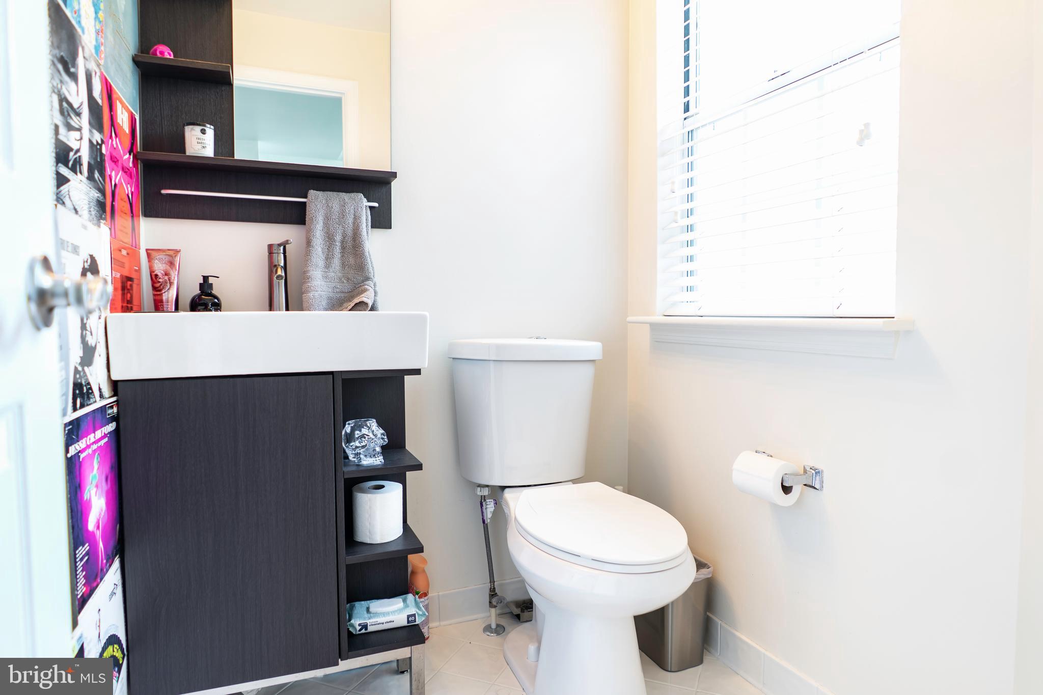 BARRINGTON POINTE CONDOS - Residential Lease