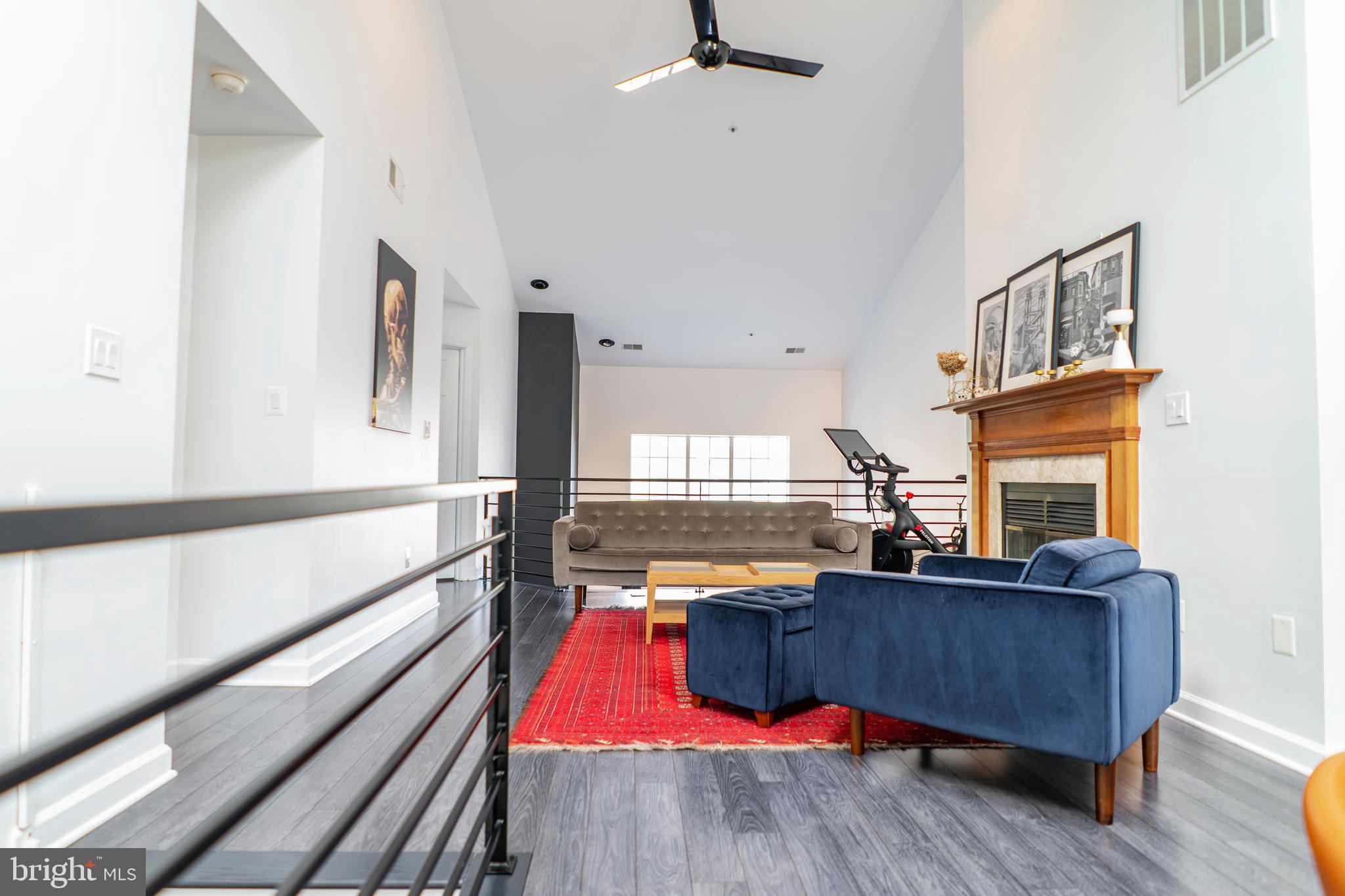 BARRINGTON POINTE CONDOS - Residential Lease