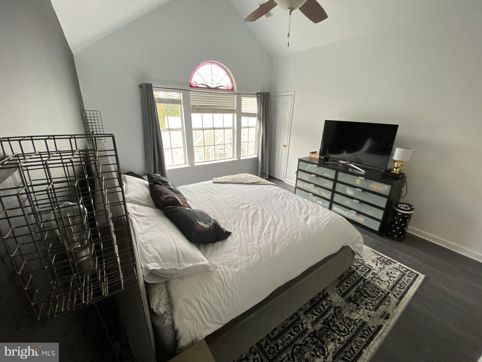 BARRINGTON POINTE CONDOS - Residential Lease