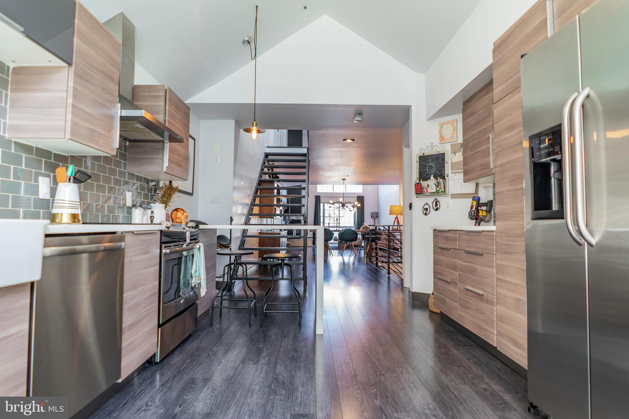 BARRINGTON POINTE CONDOS - Residential Lease