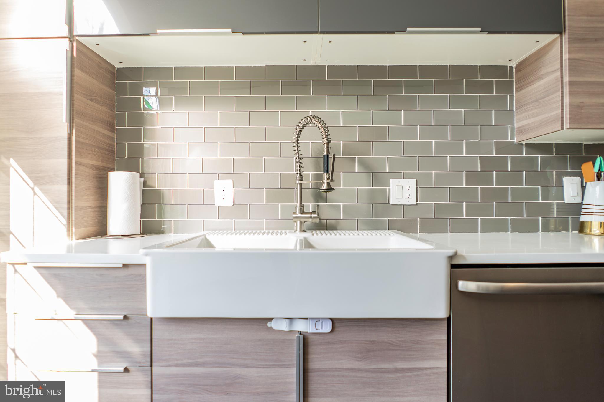 BARRINGTON POINTE CONDOS - Residential Lease