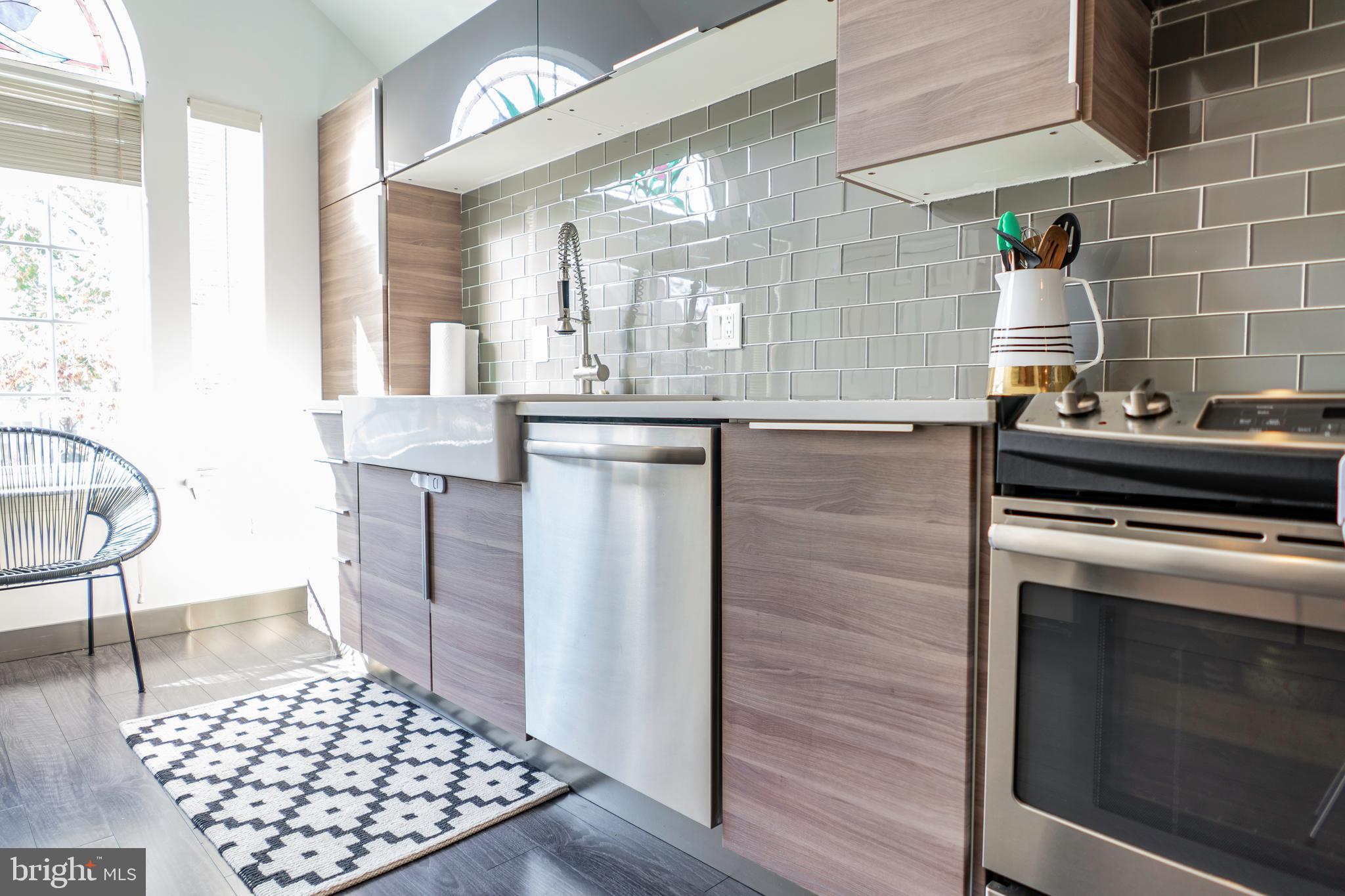 BARRINGTON POINTE CONDOS - Residential Lease