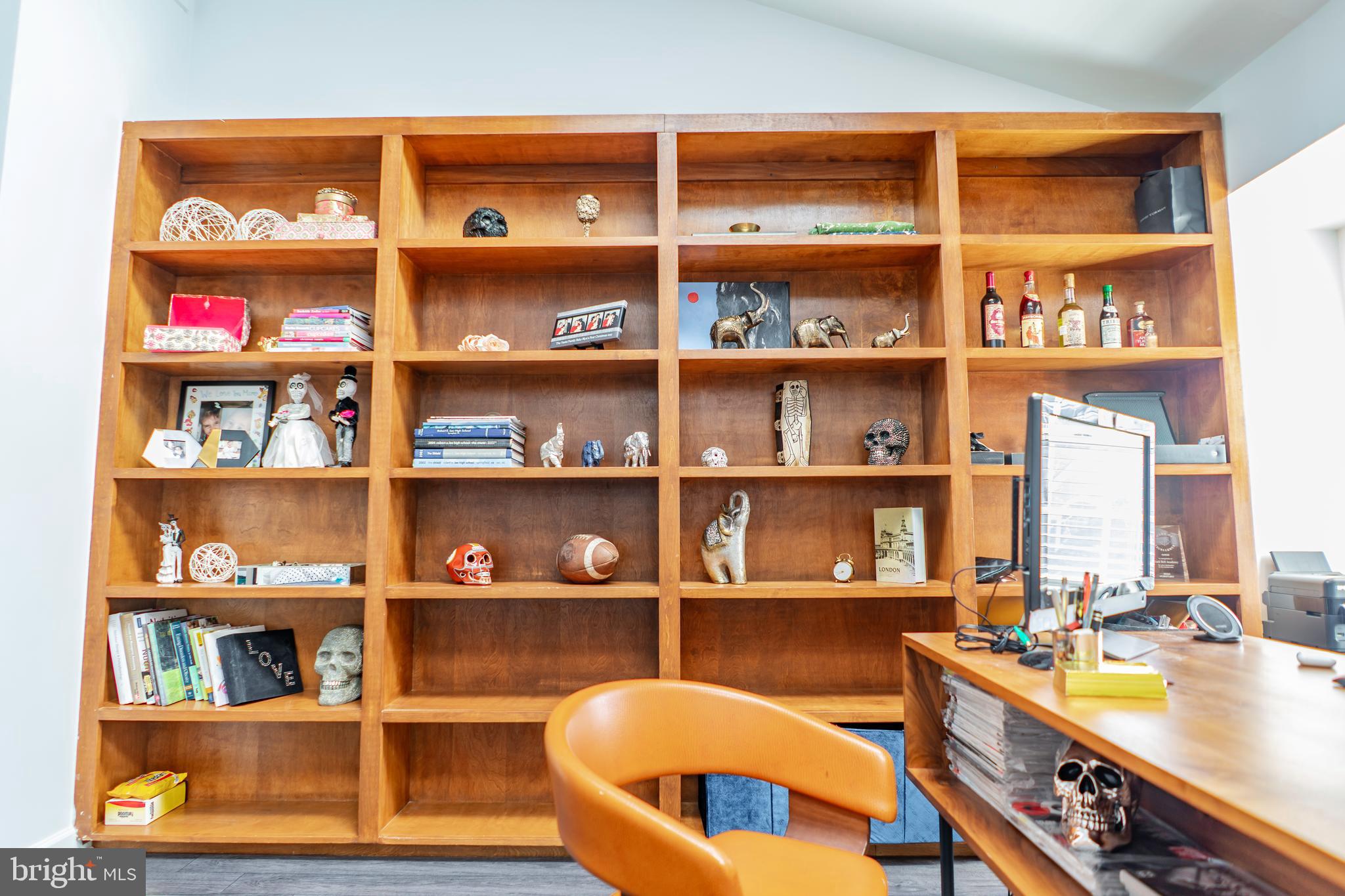 BARRINGTON POINTE CONDOS - Residential Lease