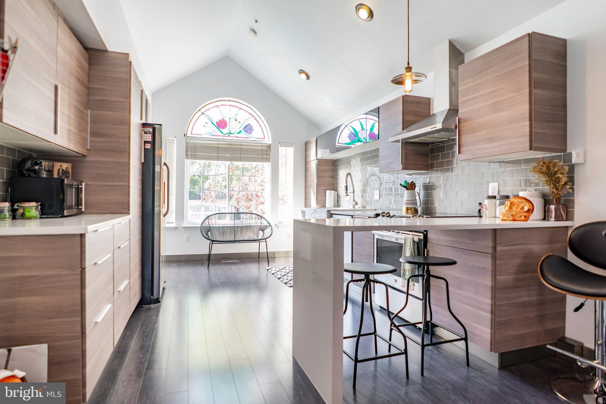 BARRINGTON POINTE CONDOS - Residential Lease