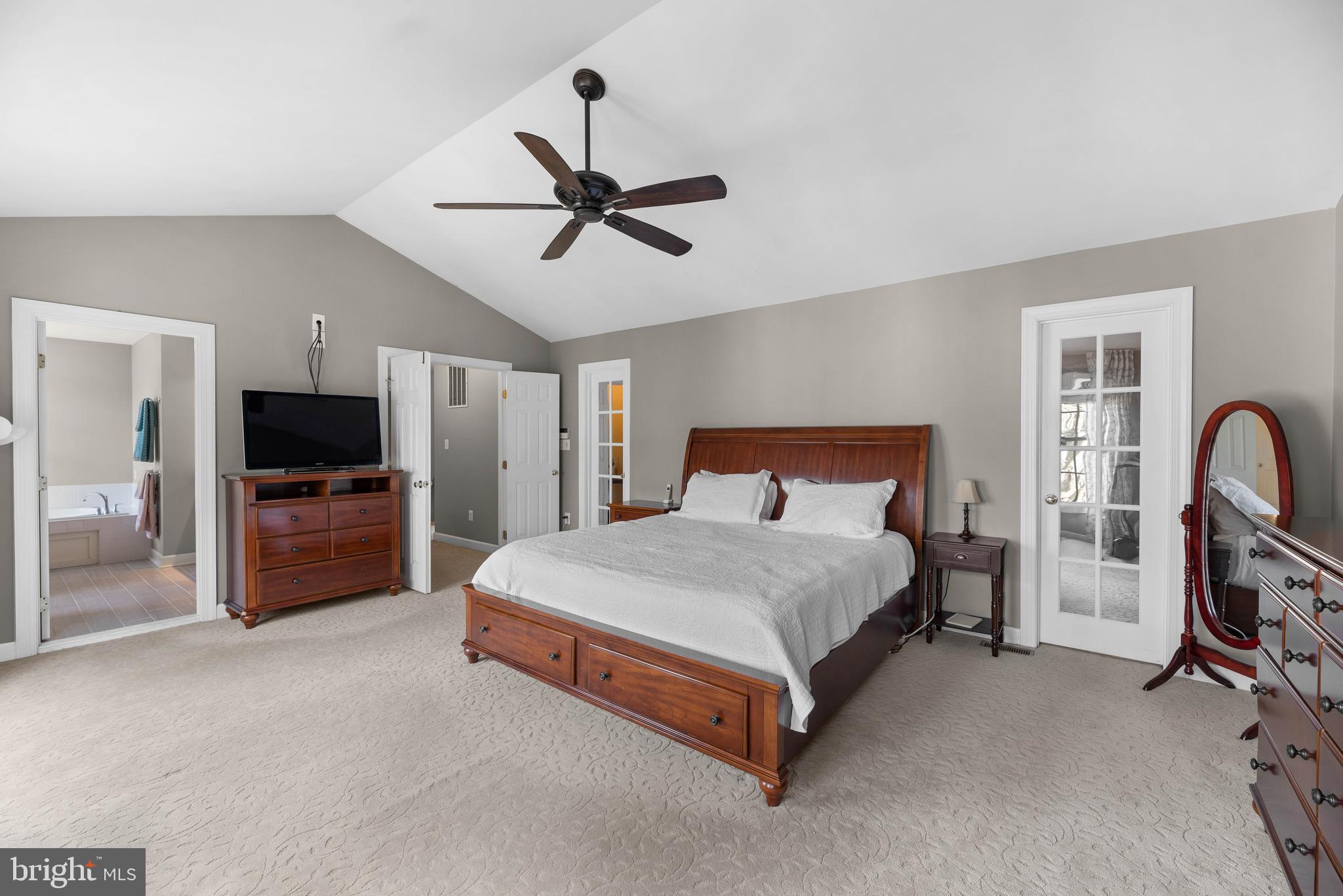 GOVERNORS RUN - Residential