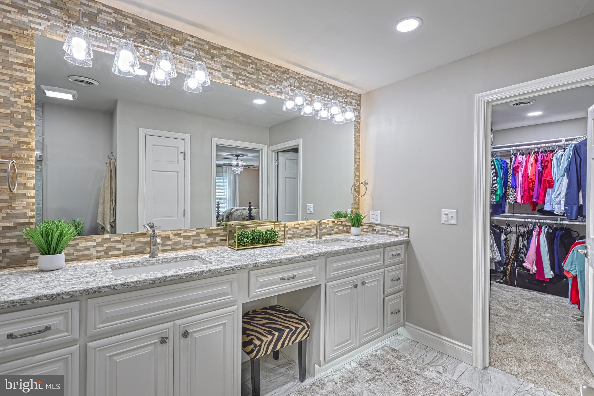 POINT RIDGE FARMS - Residential