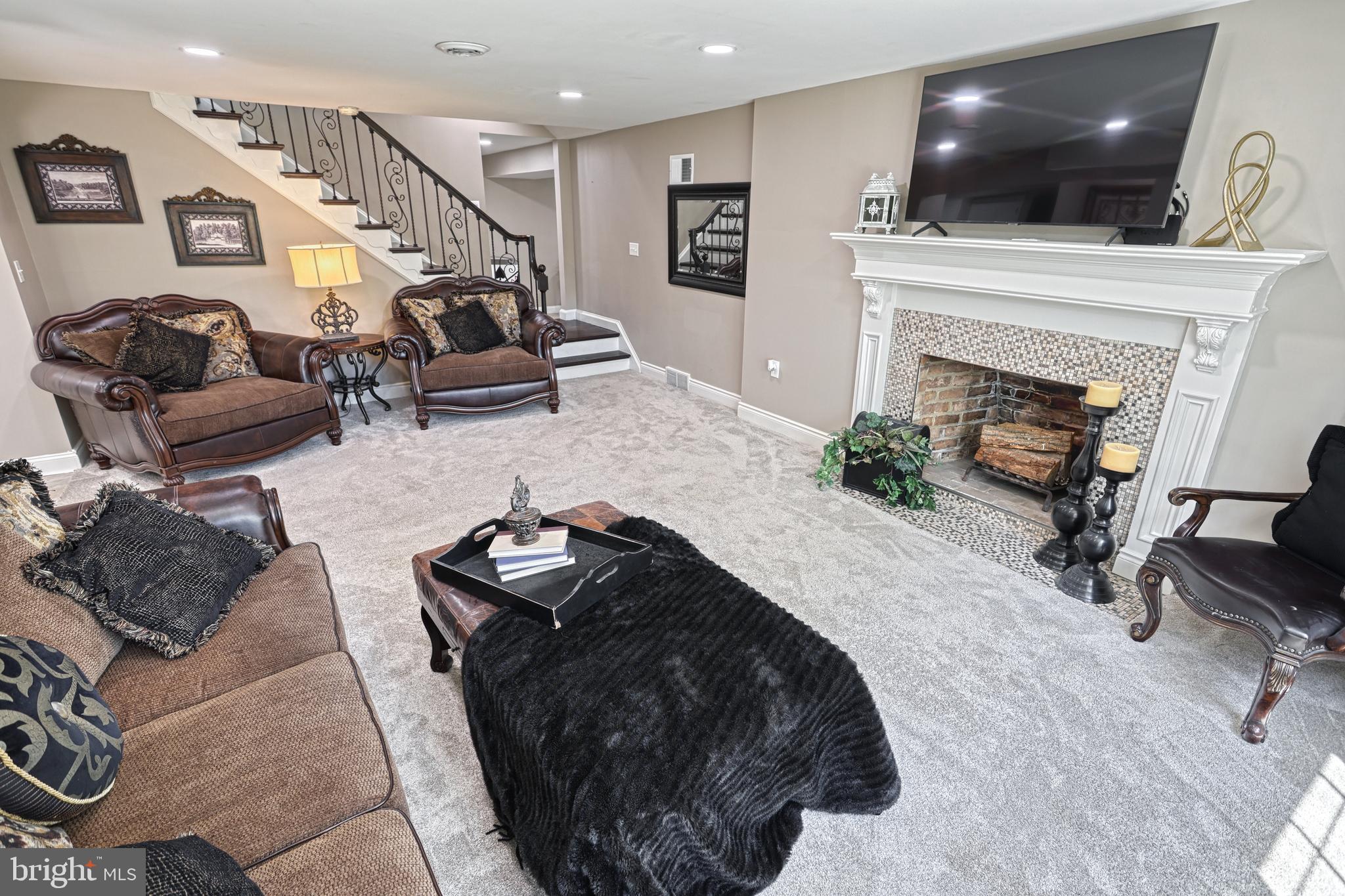 POINT RIDGE FARMS - Residential