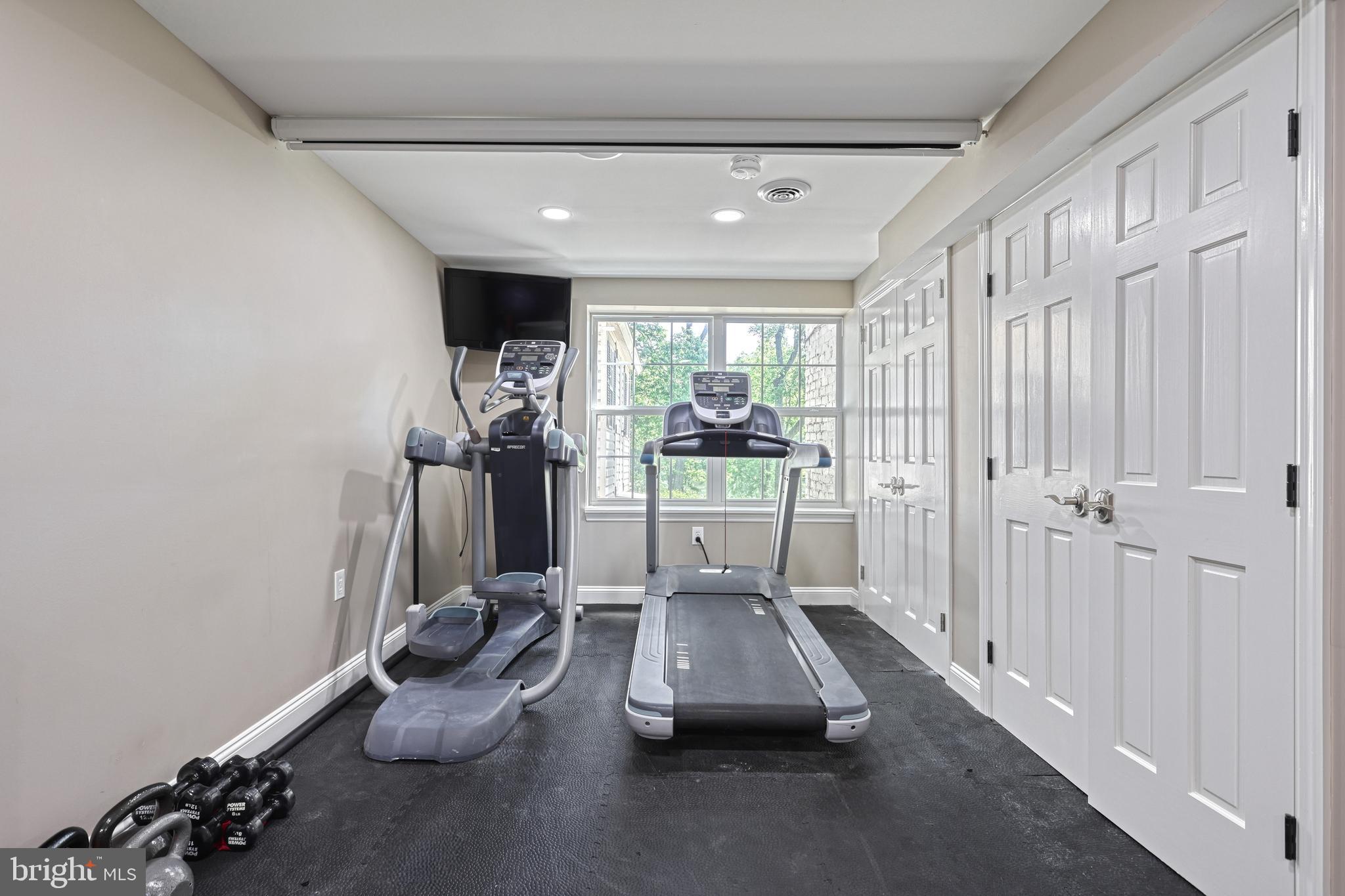 POINT RIDGE FARMS - Residential