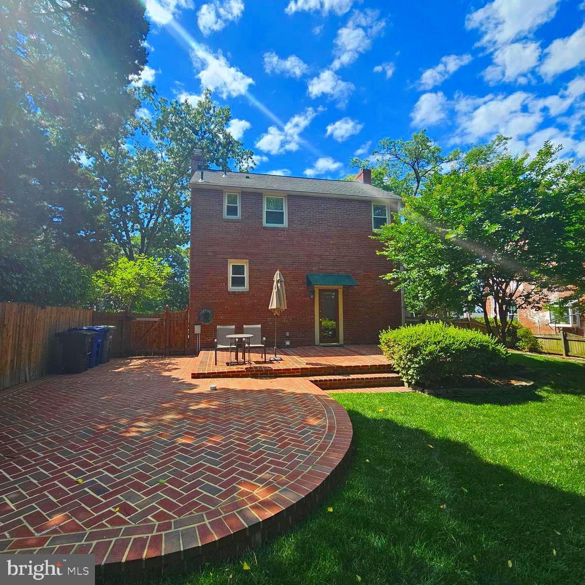 LEEWAY HEIGHTS - Residential Lease