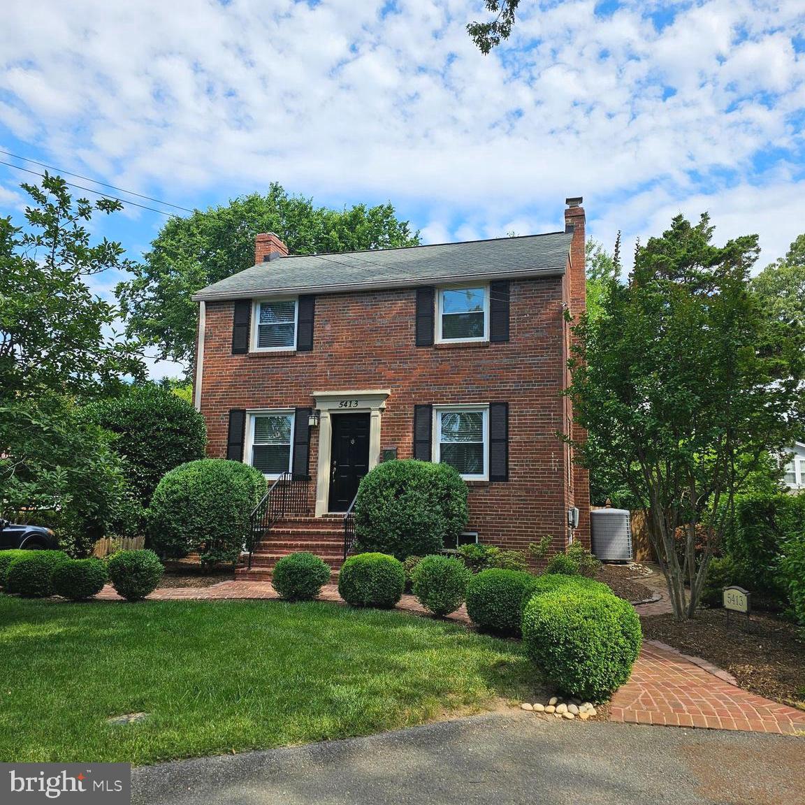 LEEWAY HEIGHTS - Residential Lease