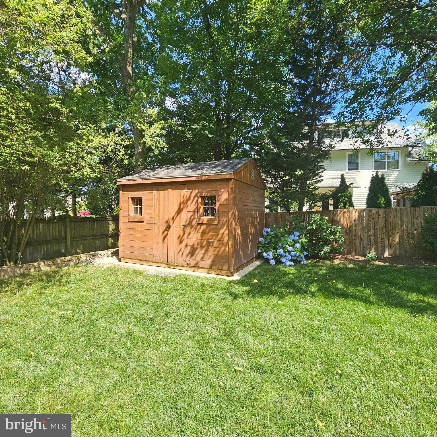 LEEWAY HEIGHTS - Residential Lease