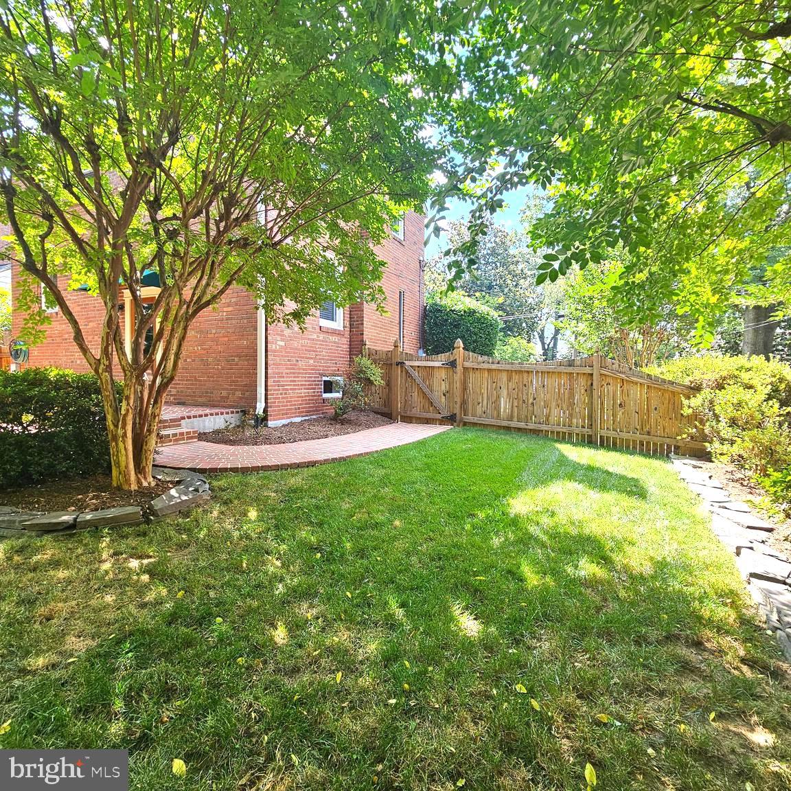 LEEWAY HEIGHTS - Residential Lease