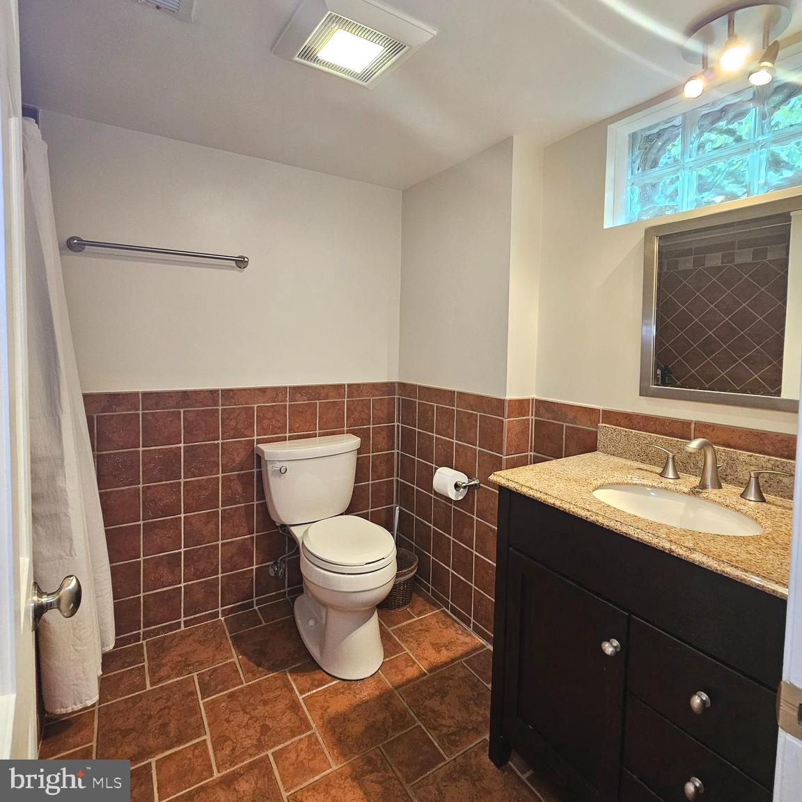 LEEWAY HEIGHTS - Residential Lease